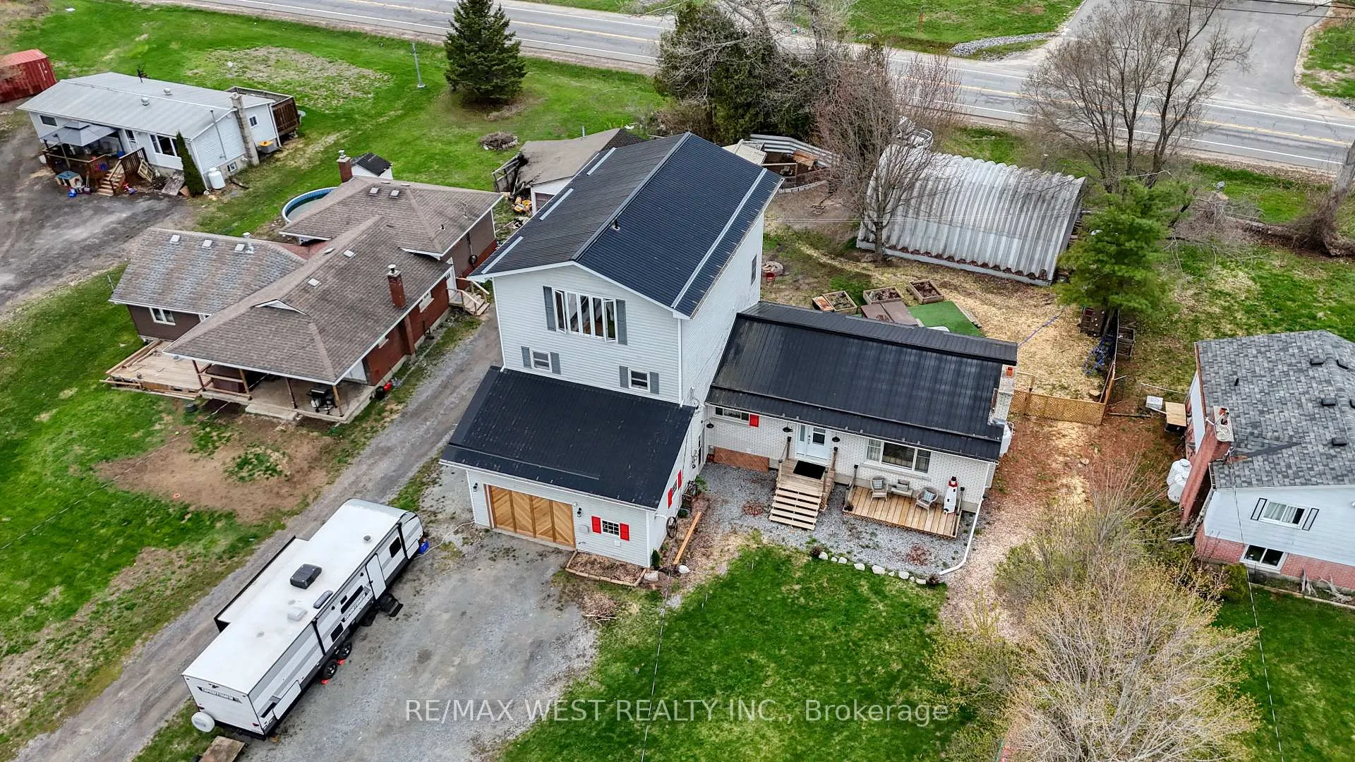 Photo 2 of 5571 Perth Road Crescent, Frontenac, Frontenac South — HOMEH