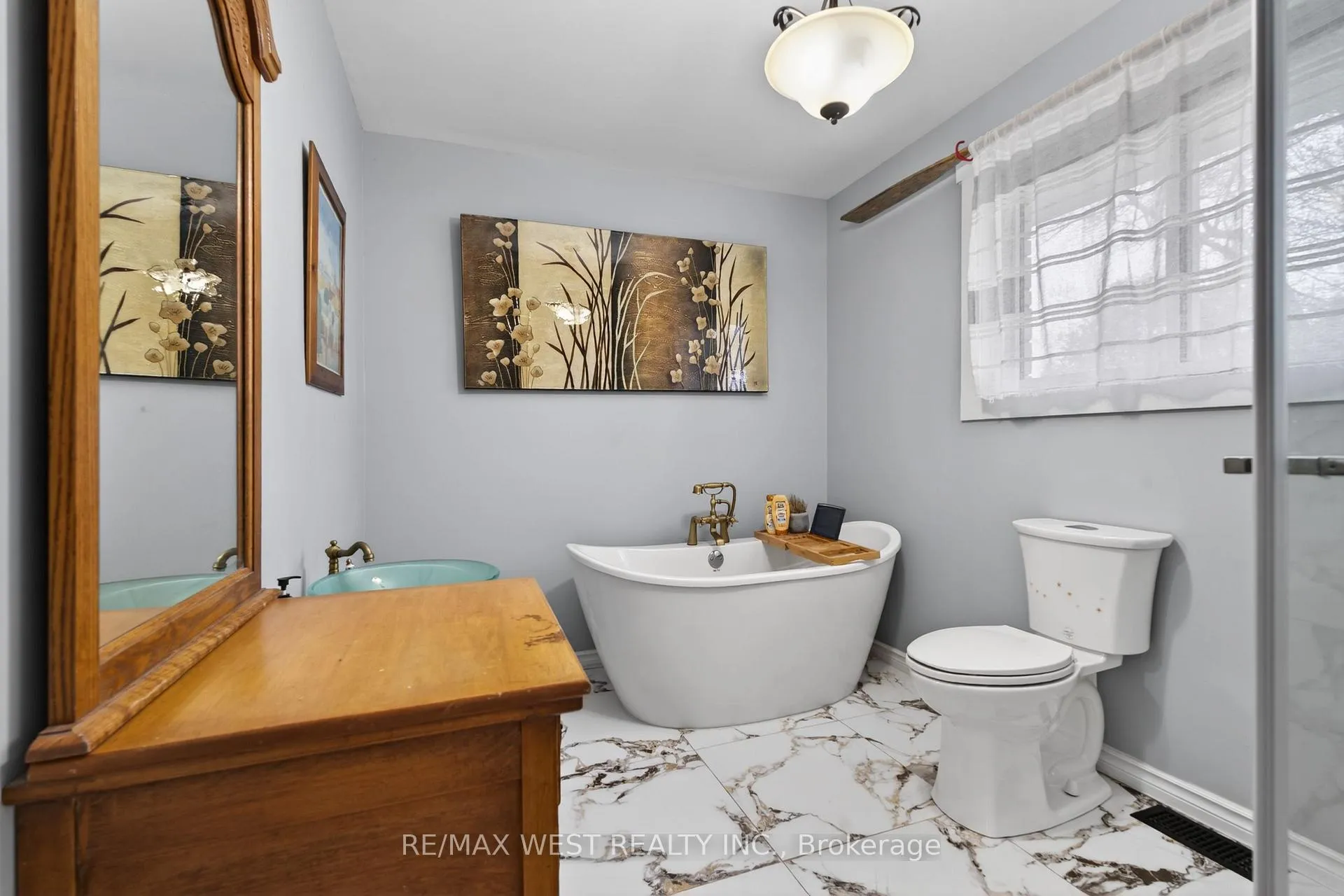 Photo 8 of 5571 Perth Road Crescent, Frontenac, Frontenac South — HOMEH