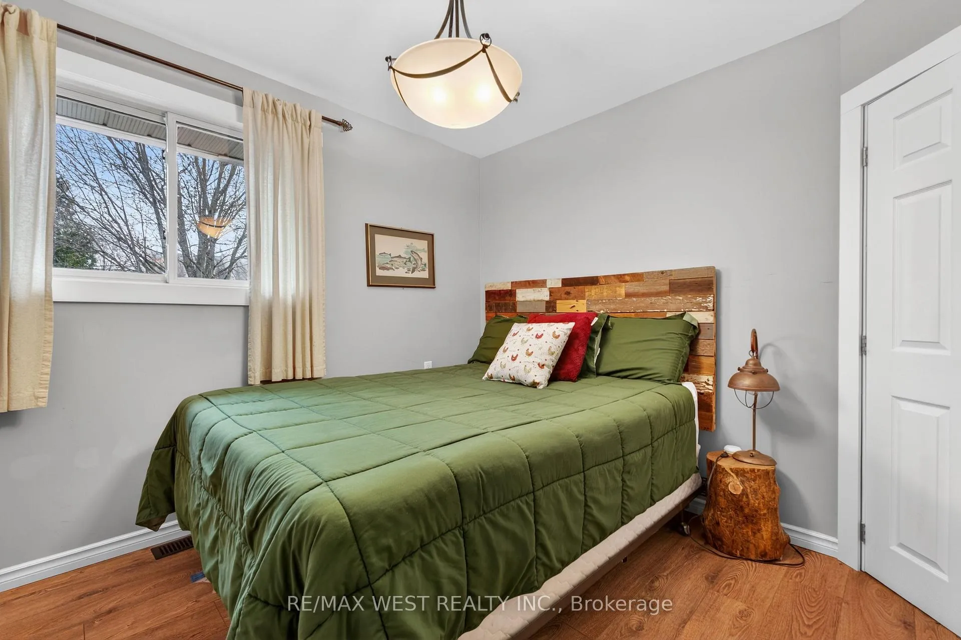Photo 9 of 5571 Perth Road Crescent, Frontenac, Frontenac South — HOMEH