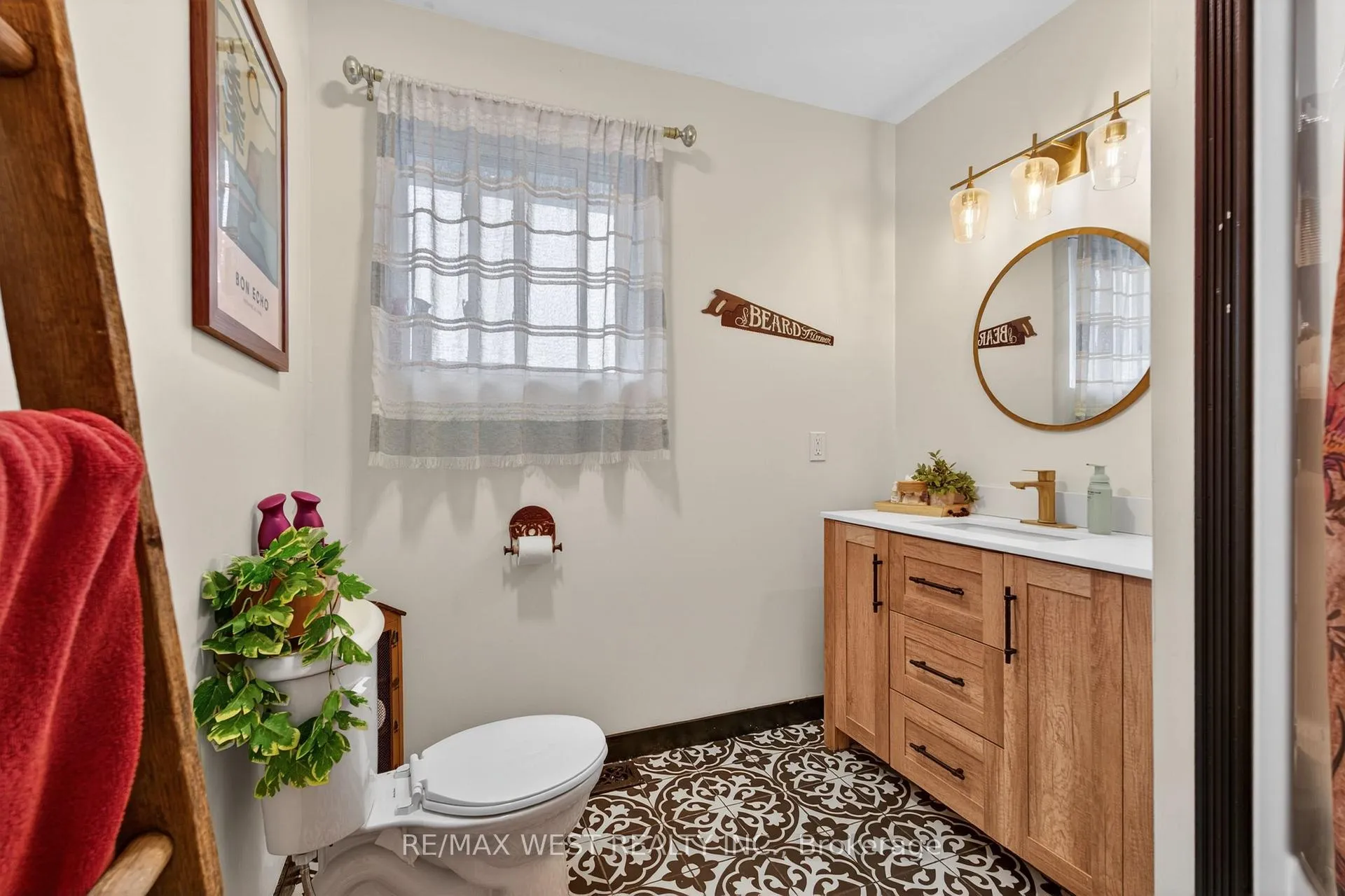 Photo 12 of 5571 Perth Road Crescent, Frontenac, Frontenac South — HOMEH