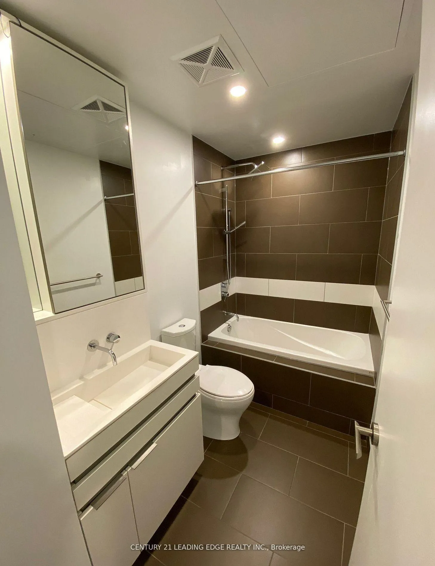 Photo 26 of Unit 4203, 197 Yonge Street, Toronto, Church-Yonge Corridor — HOMEH