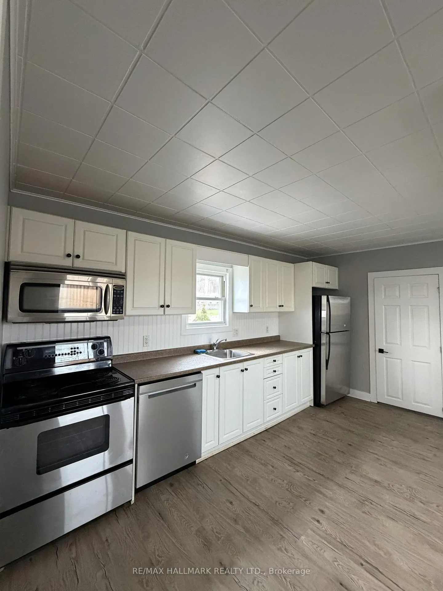 Photo 6 of 16956 County Road 27, Springwater, Elmvale — HOMEH