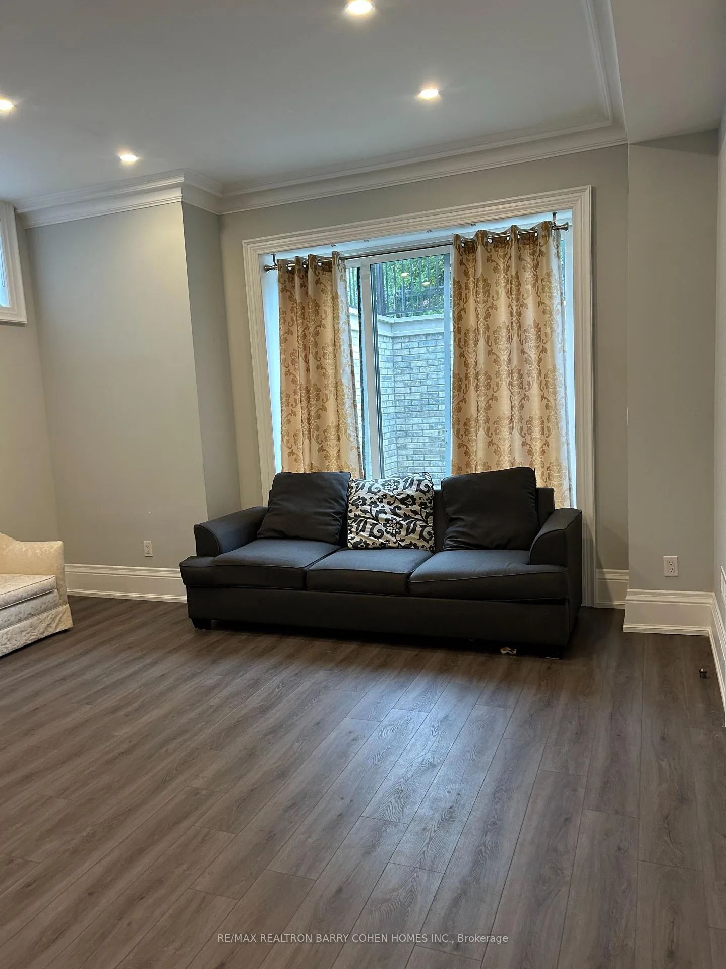 Photo 5 of Unit Basement, 34 Crestwood Road, Vaughan, Crestwood-Springfarm-Yorkhill — HOMEH