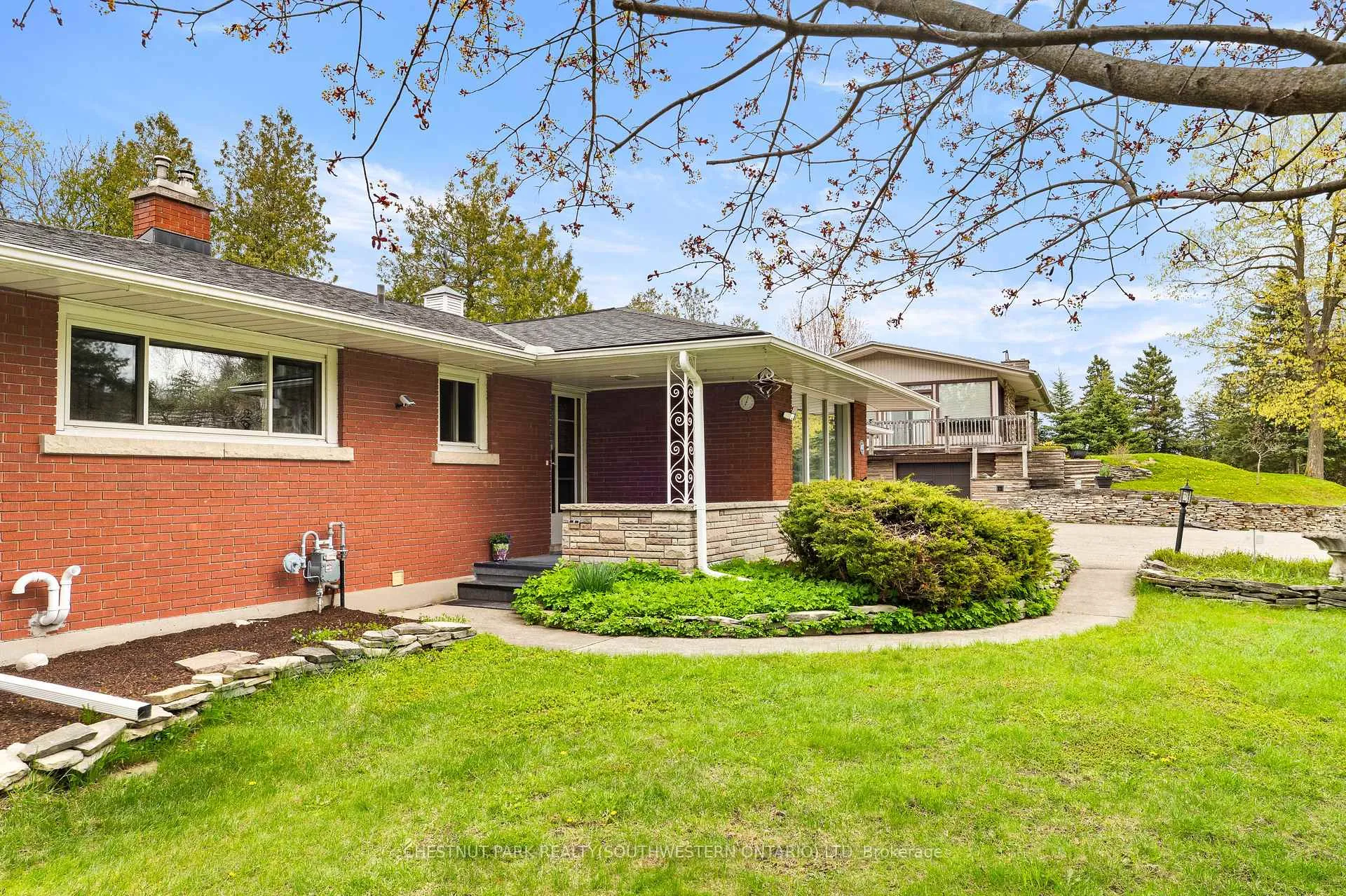 Photo 4 of 24 Grand Hill Drive, Kitchener, Pioneer Tower West — HOMEH