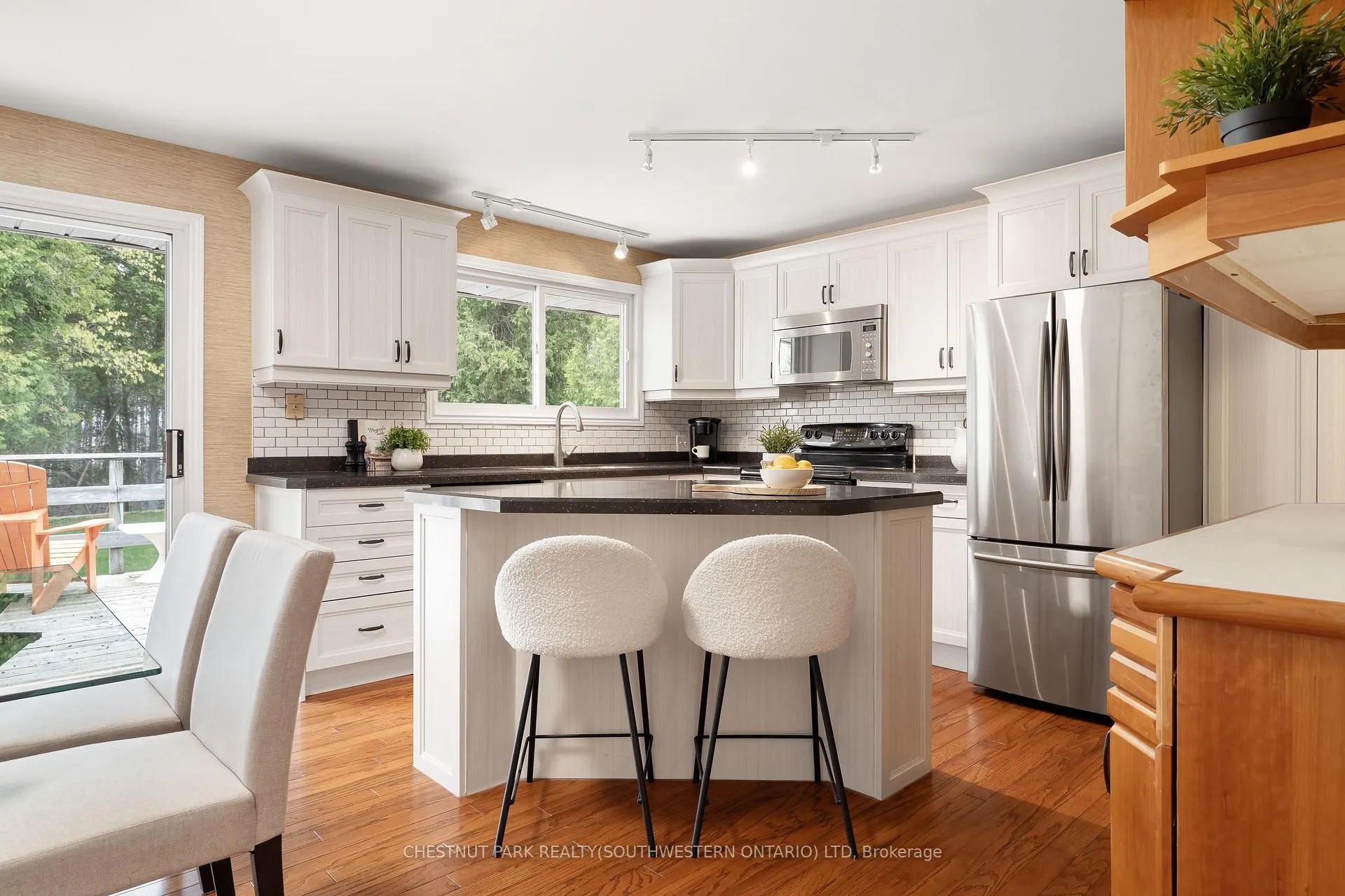 Photo 10 of 24 Grand Hill Drive, Kitchener, Pioneer Tower West — HOMEH