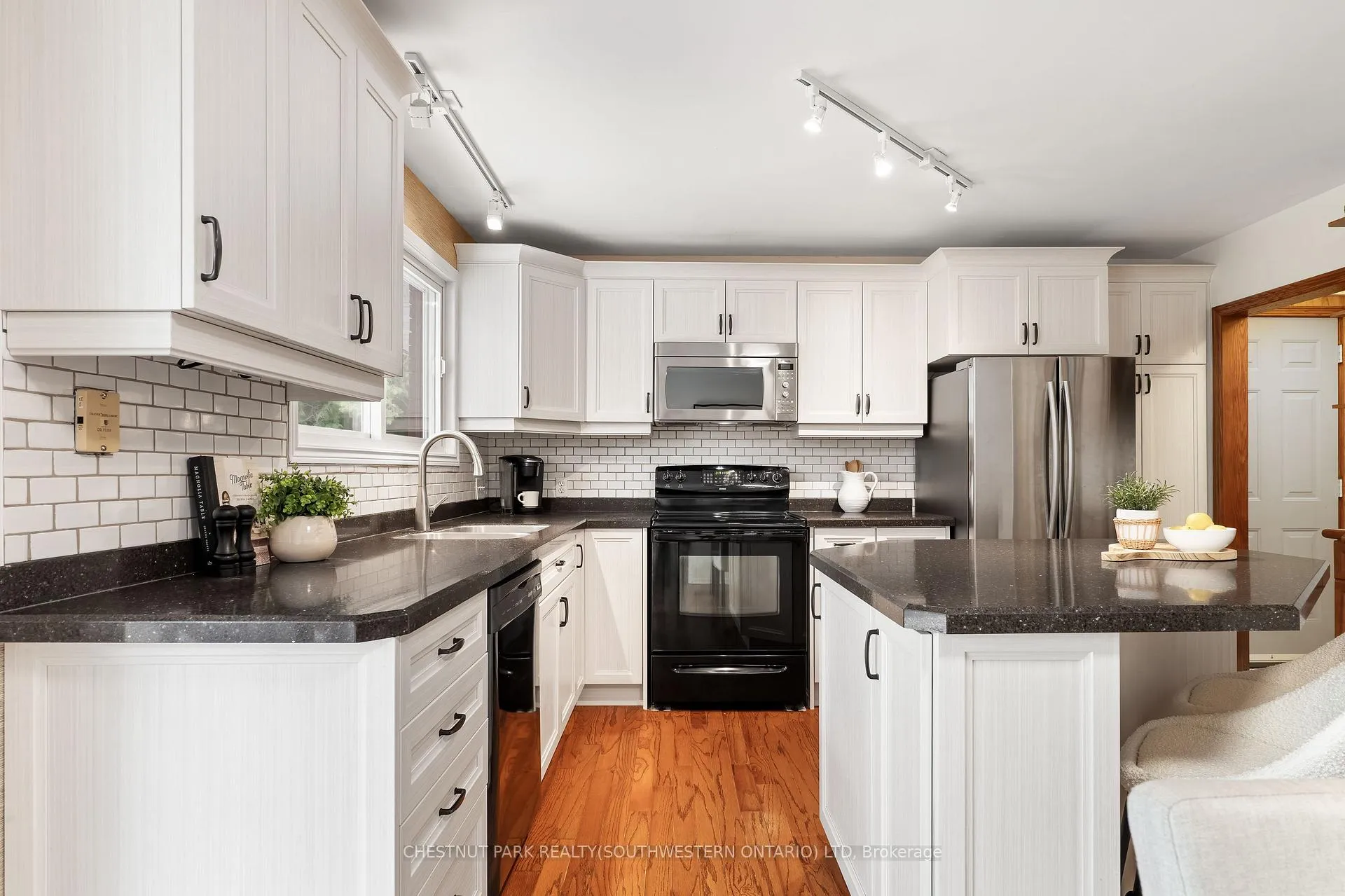 Photo 11 of 24 Grand Hill Drive, Kitchener, Pioneer Tower West — HOMEH