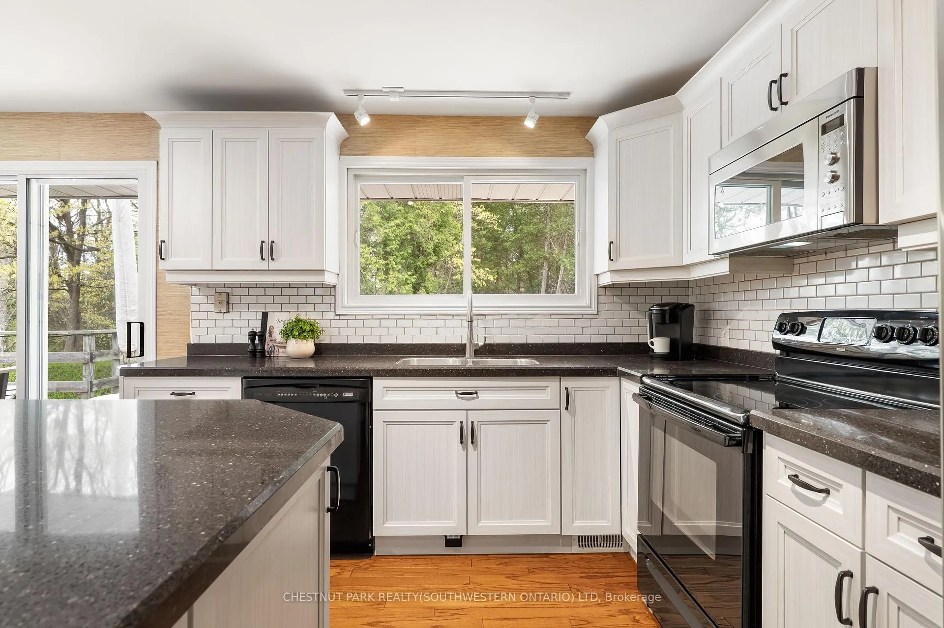 Photo 12 of 24 Grand Hill Drive, Kitchener, Pioneer Tower West — HOMEH