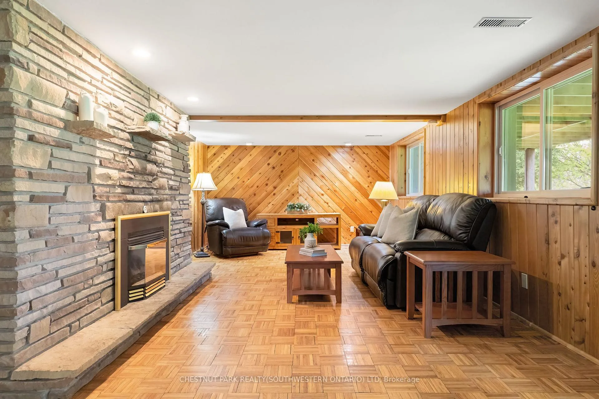 Photo 22 of 24 Grand Hill Drive, Kitchener, Pioneer Tower West — HOMEH