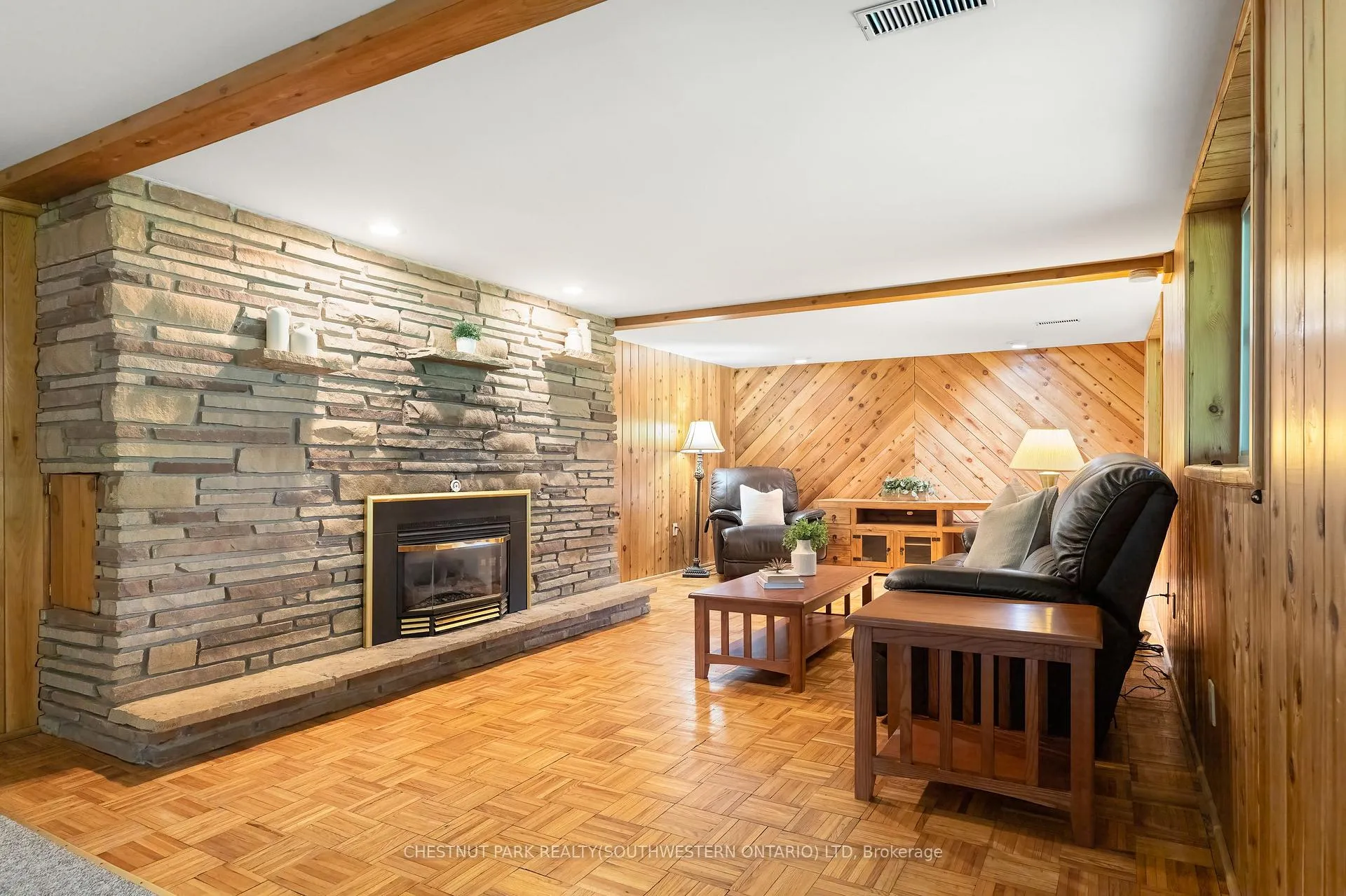 Photo 23 of 24 Grand Hill Drive, Kitchener, Pioneer Tower West — HOMEH