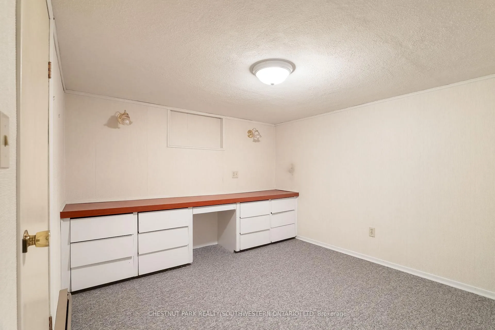 Photo 27 of 24 Grand Hill Drive, Kitchener, Pioneer Tower West — HOMEH