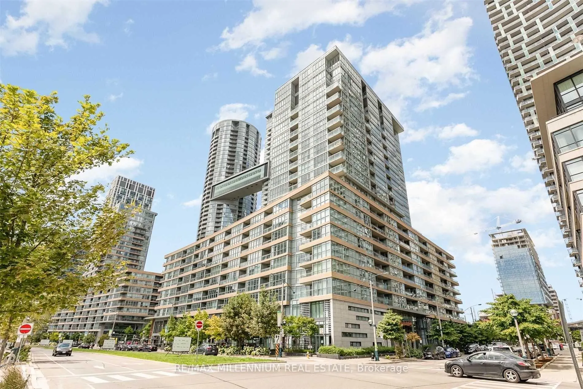 Front of Unit 343, 10 Capreol Court