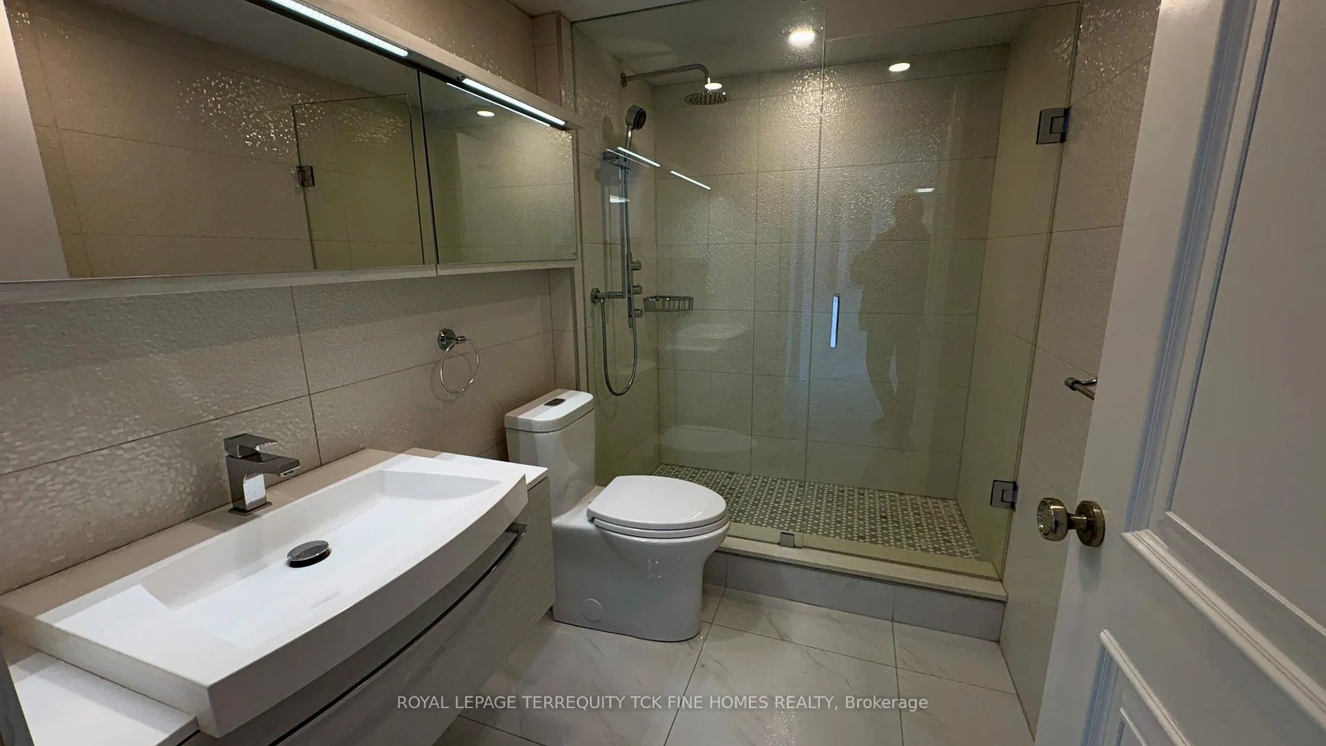 Photo 12 of Unit 1101, 105 Victoria Street, Toronto, Church-Yonge Corridor — HOMEH
