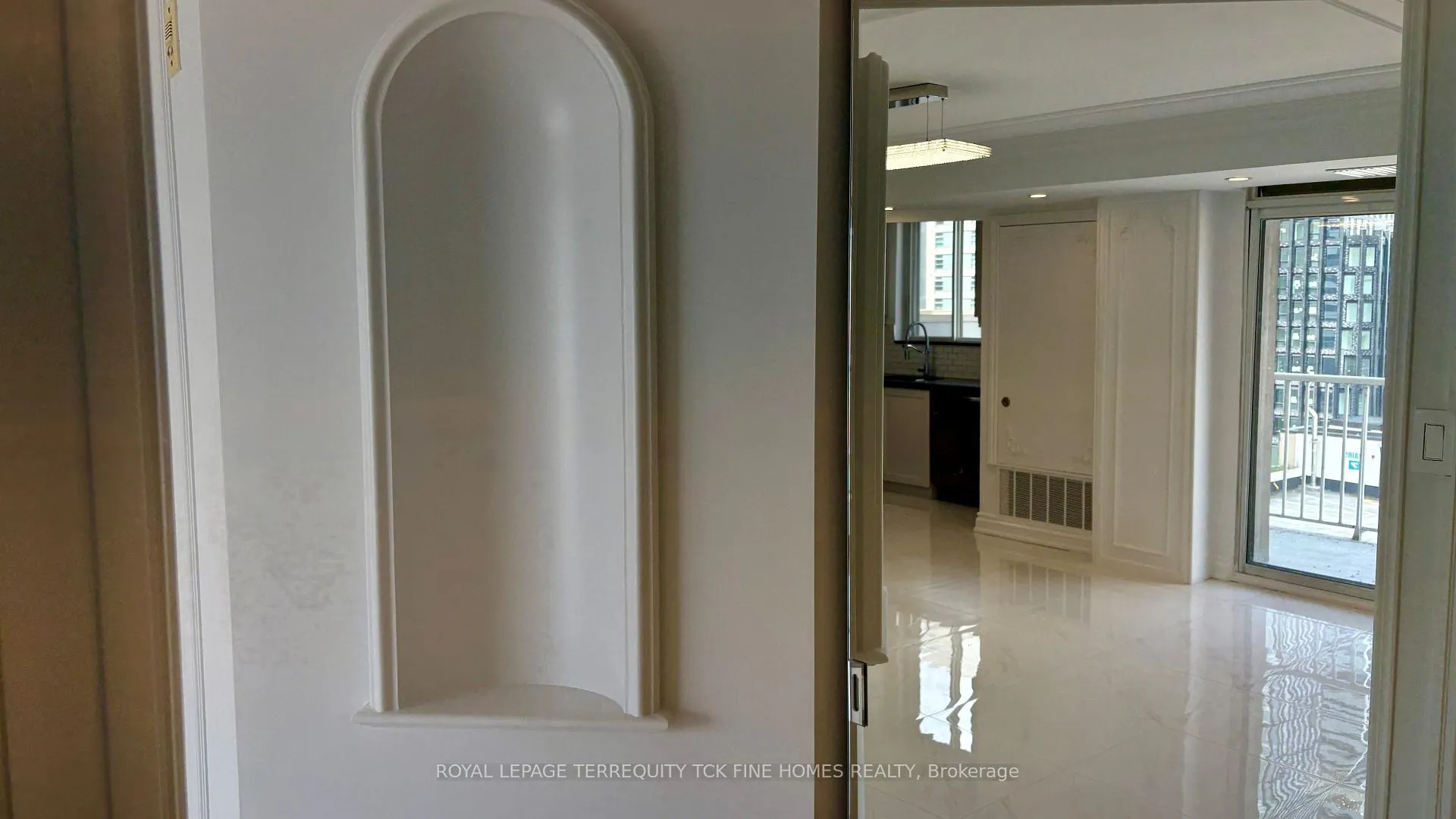Photo 14 of Unit 1101, 105 Victoria Street, Toronto, Church-Yonge Corridor — HOMEH