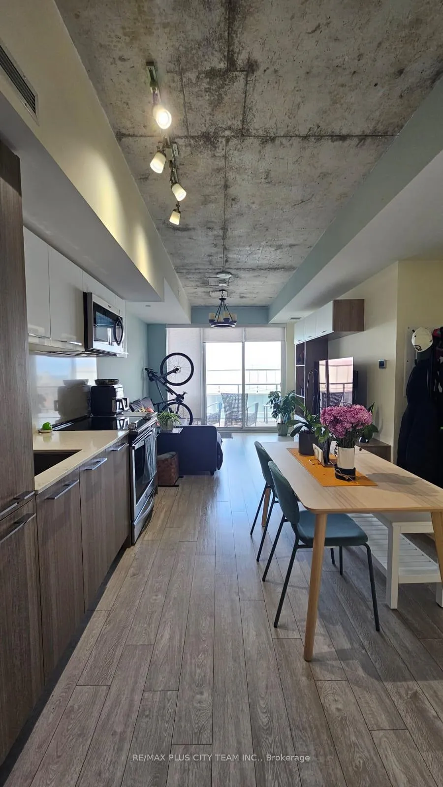 Photo 2 of Unit 1403, 15 Baseball Place, Toronto, South Riverdale — HOMEH