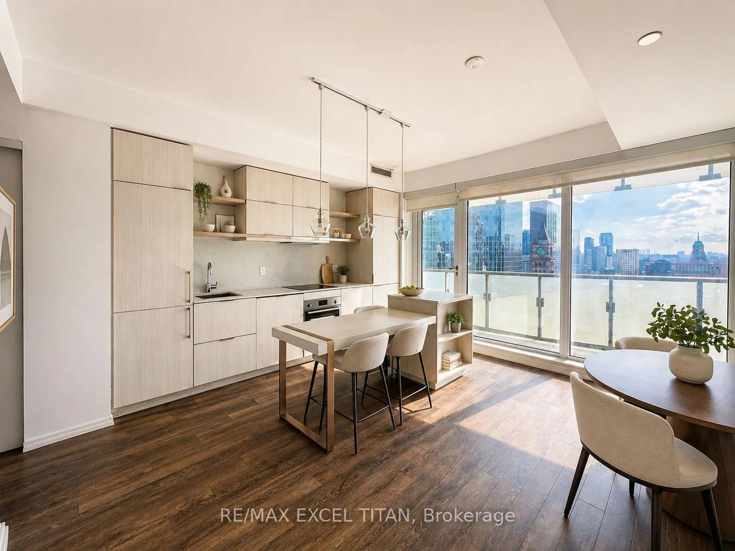 Photo 1 of 197 Yonge Street, Toronto, Church-Yonge Corridor — HOMEH