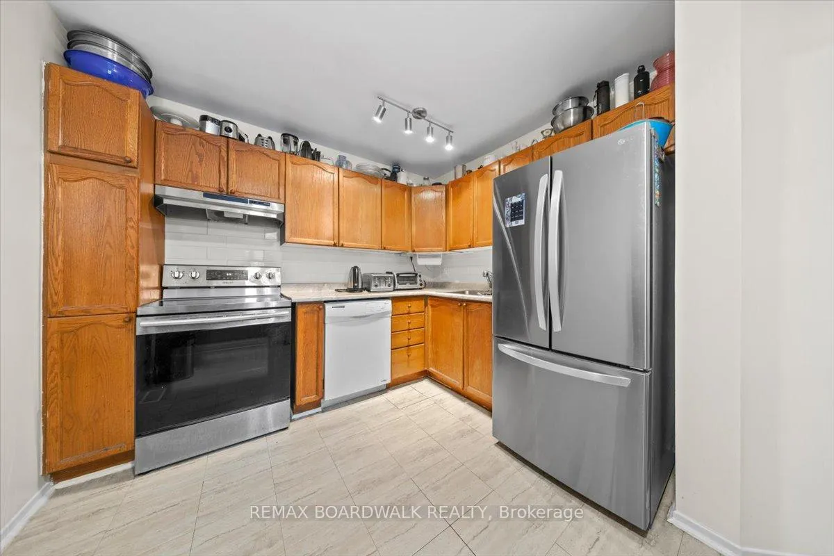 Photo 3 of 1516 Briarfield Crescent, Ottawa, Fallingbrook/Ridgemount — HOMEH