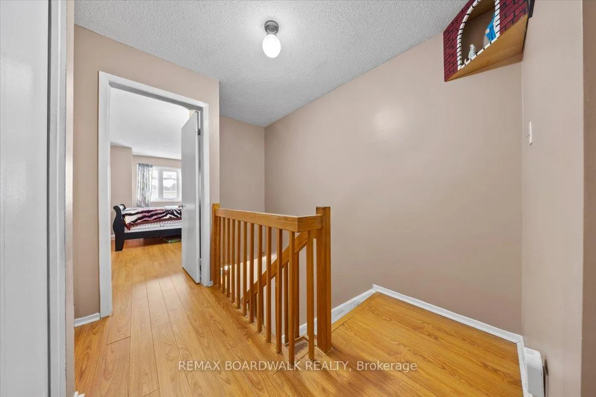 Photo 10 of 1516 Briarfield Crescent, Ottawa, Fallingbrook/Ridgemount — HOMEH