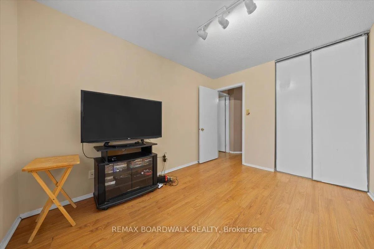 Photo 12 of 1516 Briarfield Crescent, Ottawa, Fallingbrook/Ridgemount — HOMEH