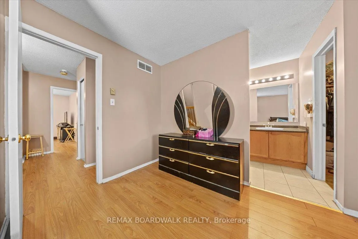 Photo 17 of 1516 Briarfield Crescent, Ottawa, Fallingbrook/Ridgemount — HOMEH