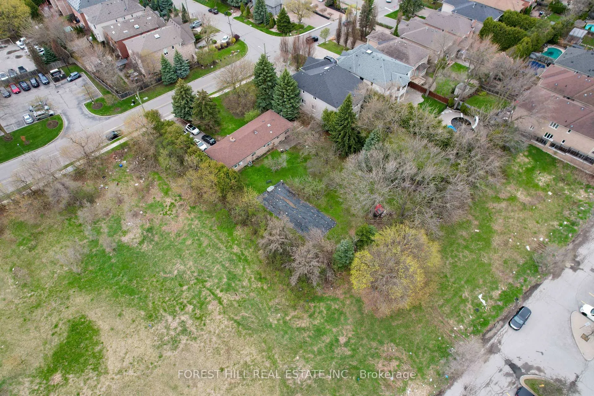 Photo 7 of 27 Vaughan Boulevard, Vaughan, Beverley Glen — HOMEH
