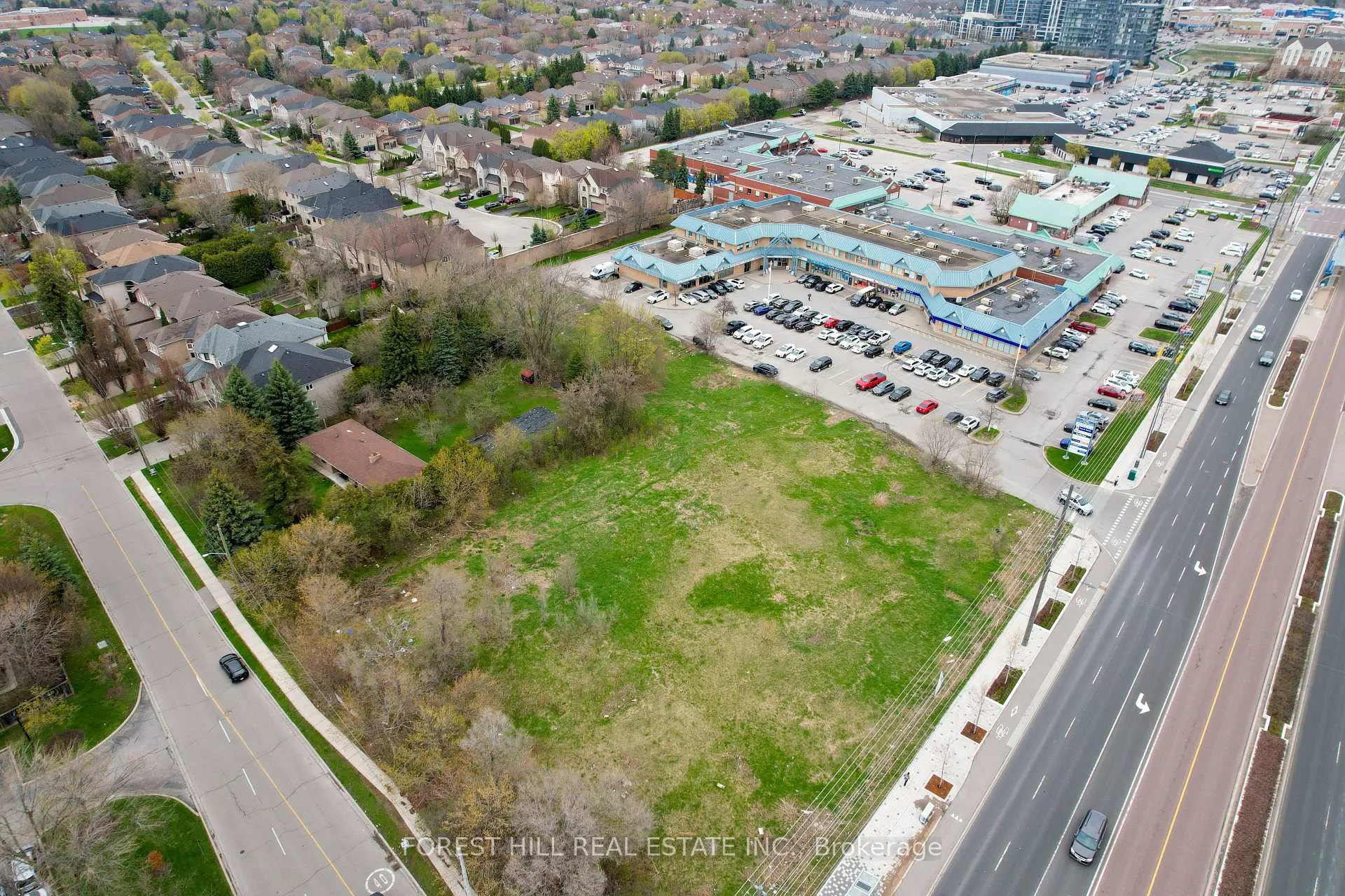 Photo 8 of 27 Vaughan Boulevard, Vaughan, Beverley Glen — HOMEH