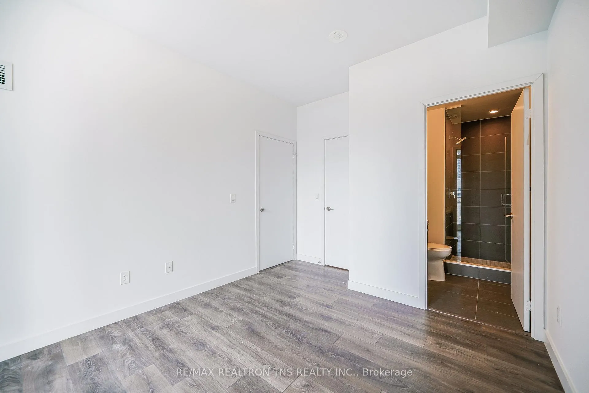 Photo 13 of Unit 908, 8 Eglinton Avenue, Toronto, Mount Pleasant West — HOMEH