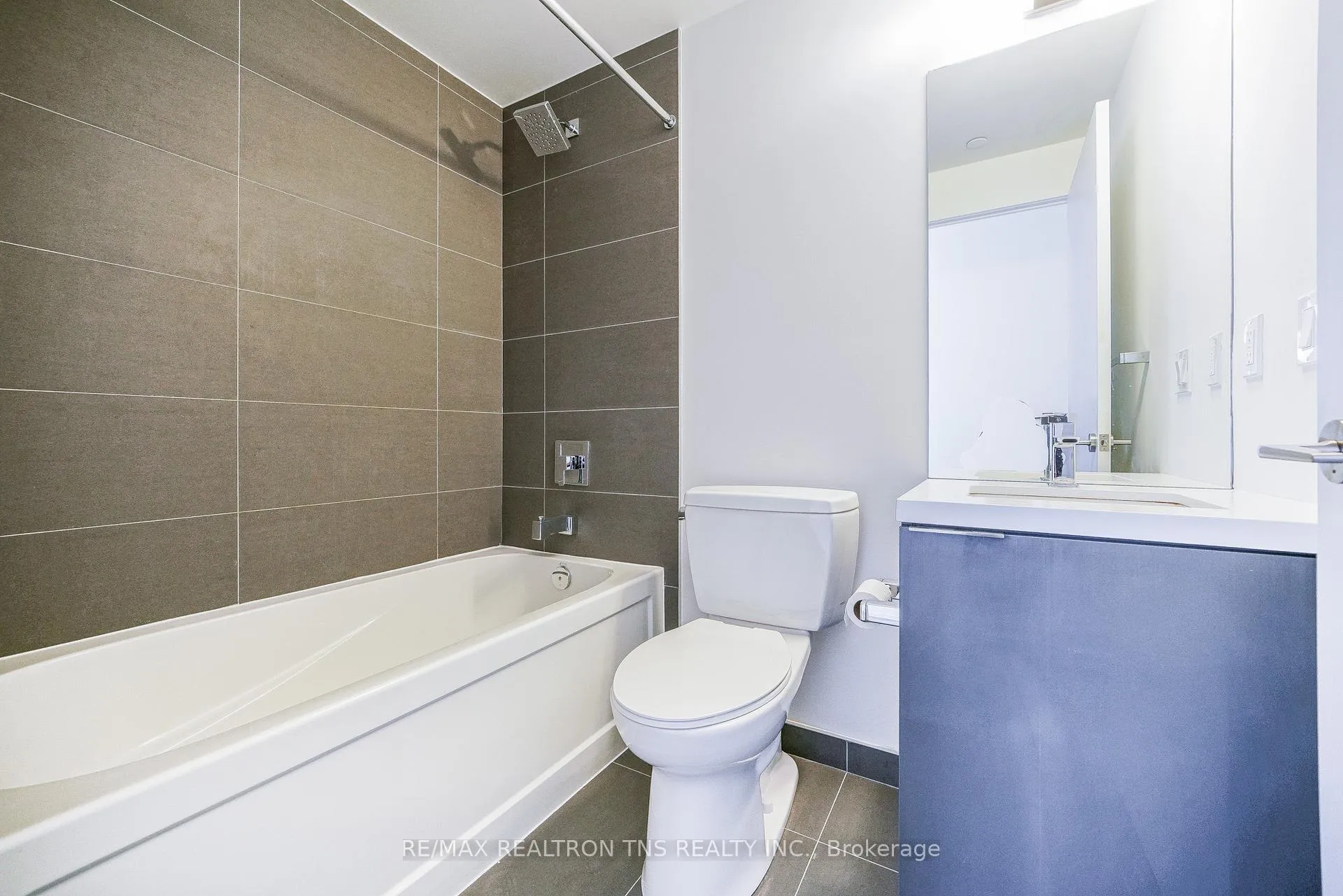 Photo 18 of Unit 908, 8 Eglinton Avenue, Toronto, Mount Pleasant West — HOMEH