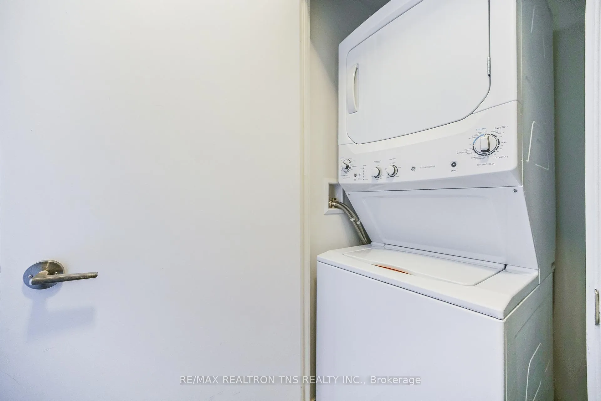 Photo 19 of Unit 908, 8 Eglinton Avenue, Toronto, Mount Pleasant West — HOMEH