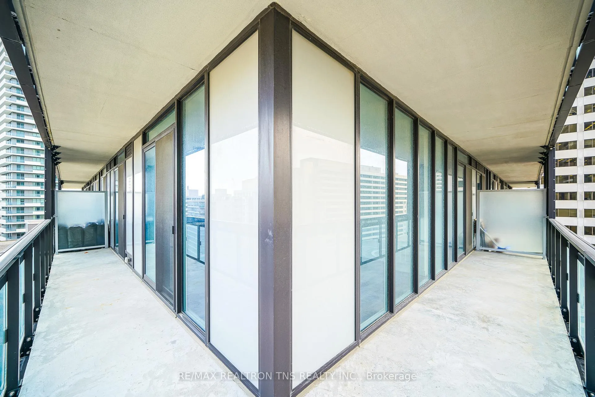 Photo 22 of Unit 908, 8 Eglinton Avenue, Toronto, Mount Pleasant West — HOMEH