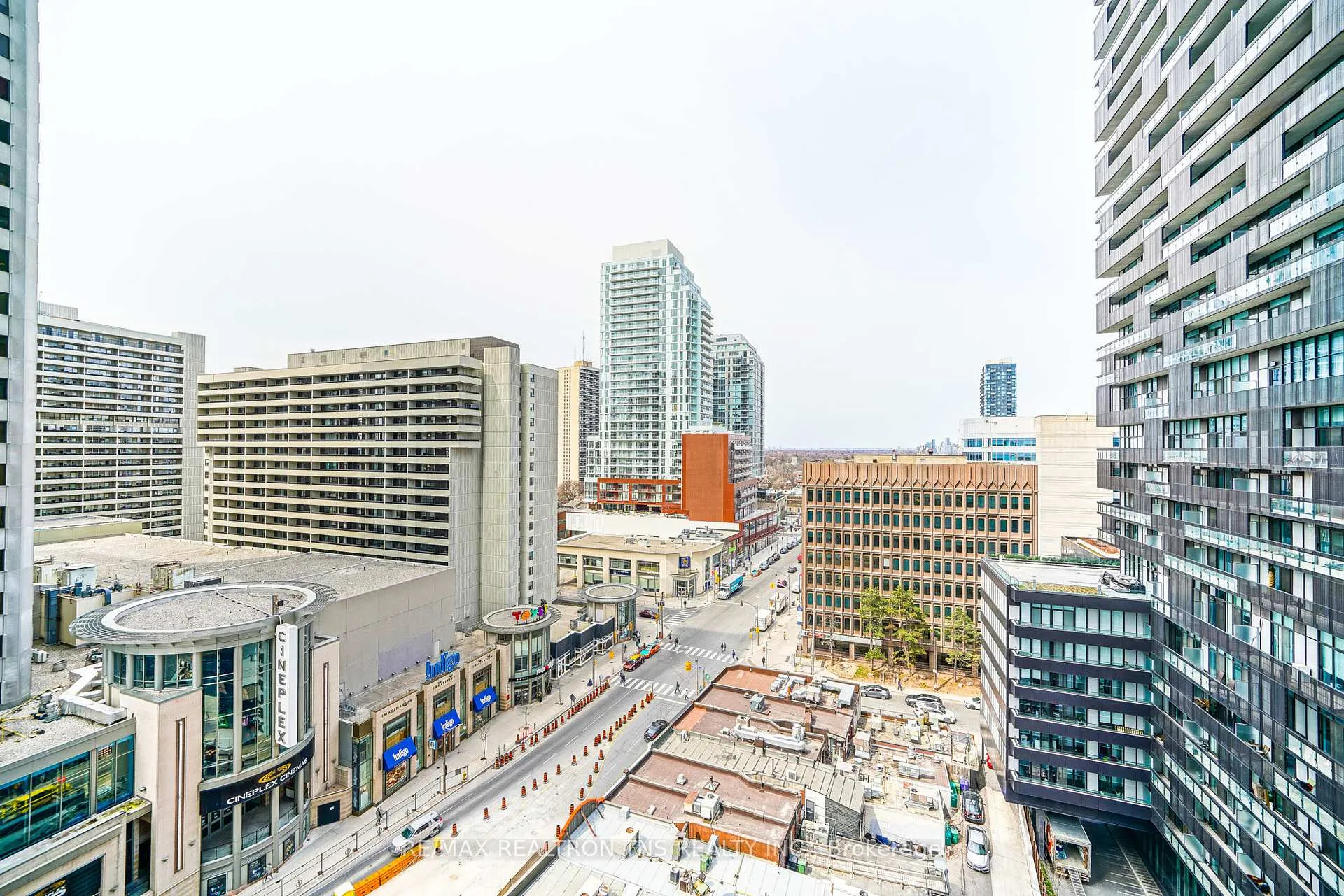 Photo 24 of Unit 908, 8 Eglinton Avenue, Toronto, Mount Pleasant West — HOMEH