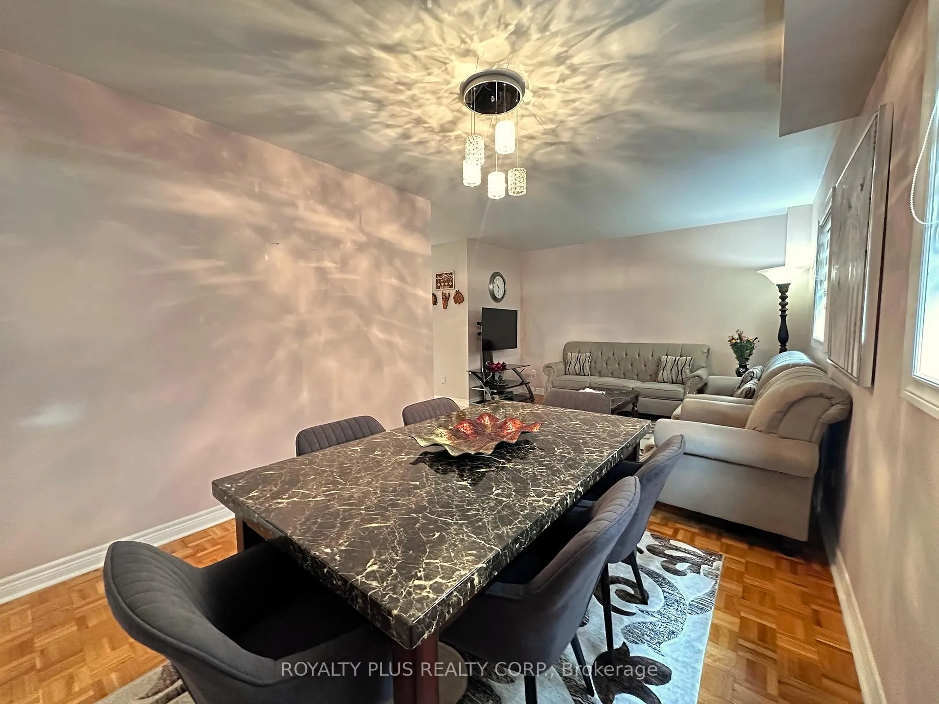 Photo 6 of 156 Villandry Crescent, Vaughan, Maple — HOMEH