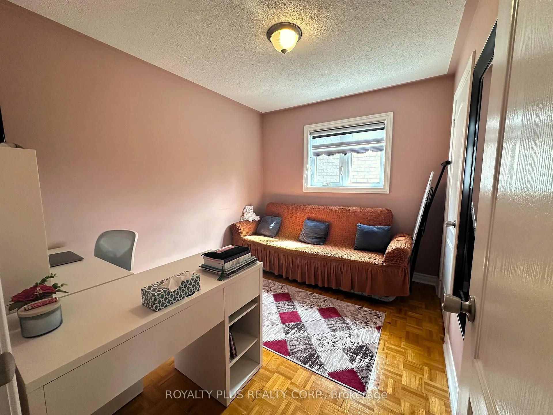 Photo 8 of 156 Villandry Crescent, Vaughan, Maple — HOMEH