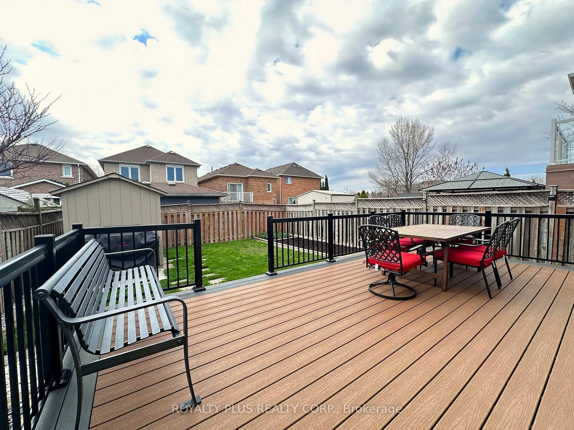 Photo 13 of 156 Villandry Crescent, Vaughan, Maple — HOMEH