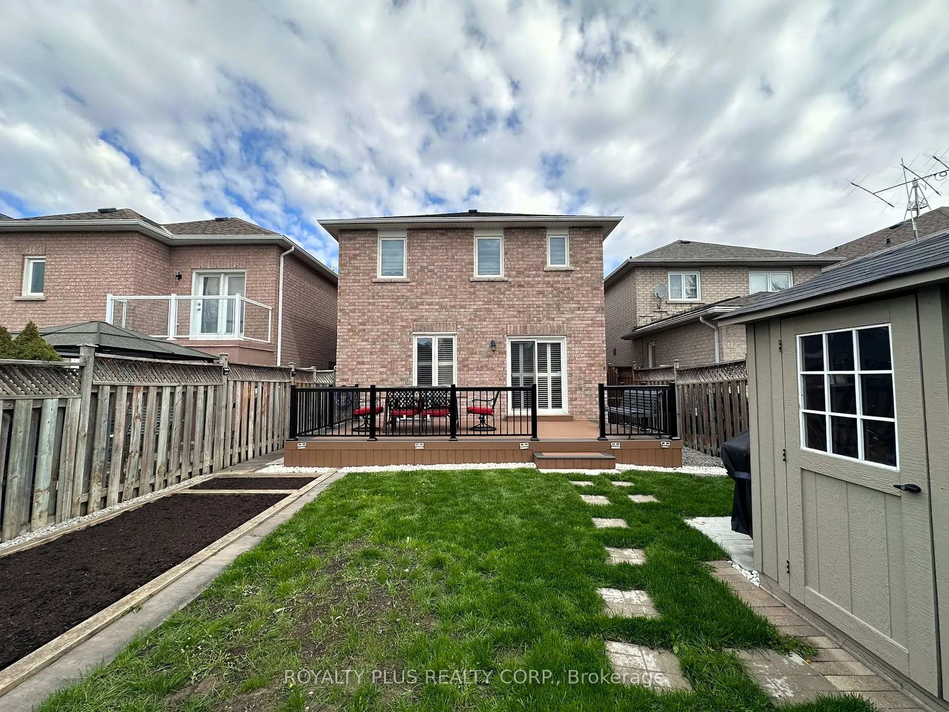 Photo 16 of 156 Villandry Crescent, Vaughan, Maple — HOMEH