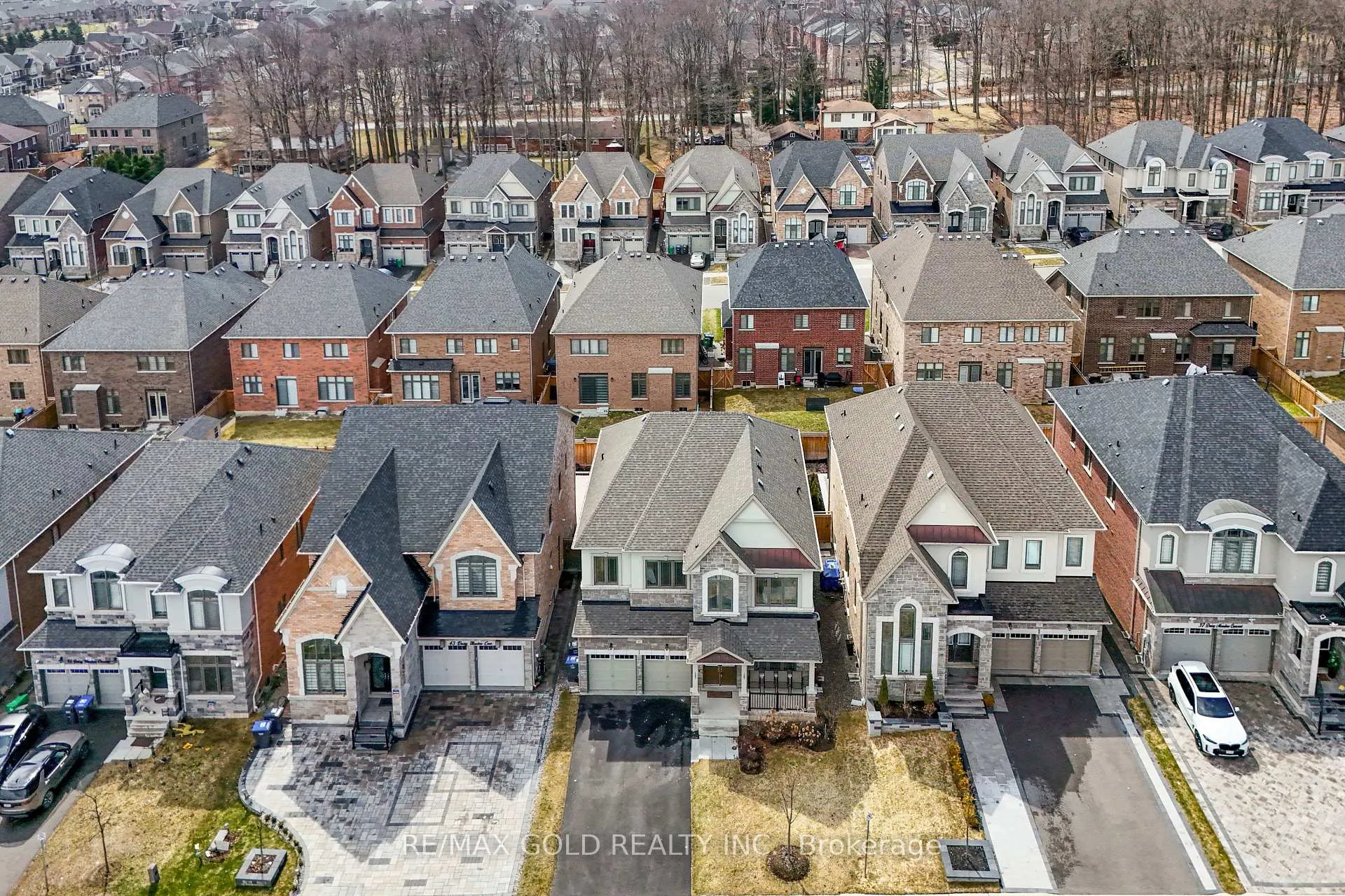 Photo 4 of 41 Daisy Meadow Crescent, Caledon, Caledon East — HOMEH