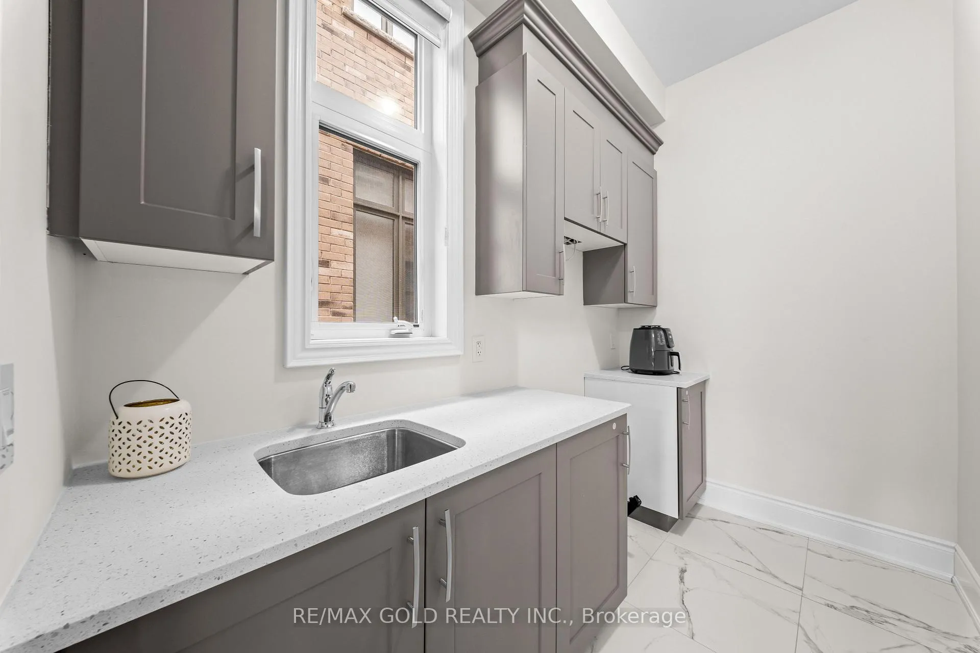 Photo 17 of 41 Daisy Meadow Crescent, Caledon, Caledon East — HOMEH
