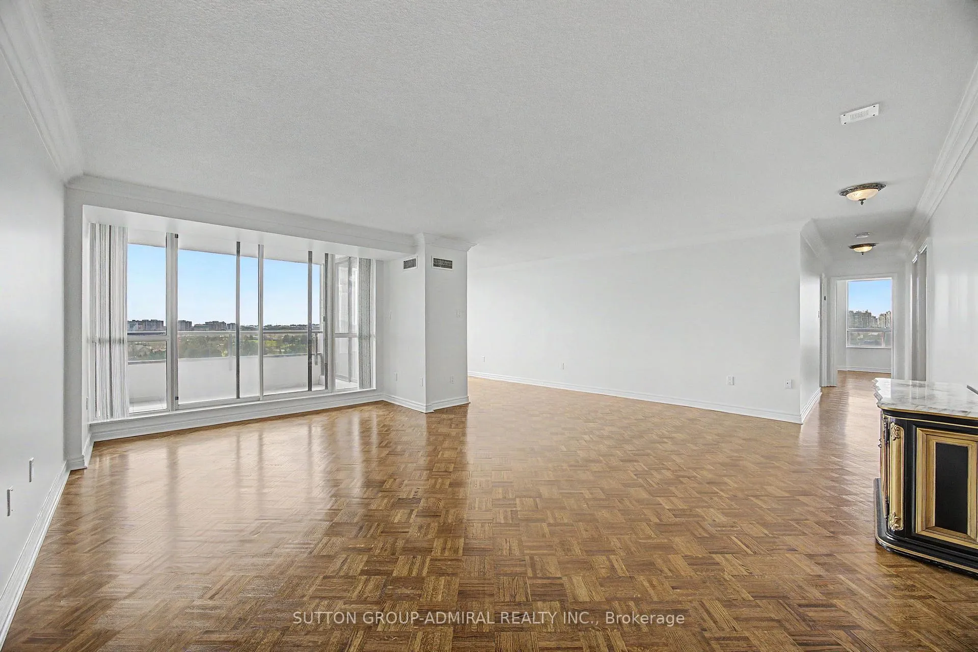 Photo 4 of Unit 1402, 343 Clark Avenue W, Vaughan, Crestwood-Springfarm-Yorkhill — HOMEH