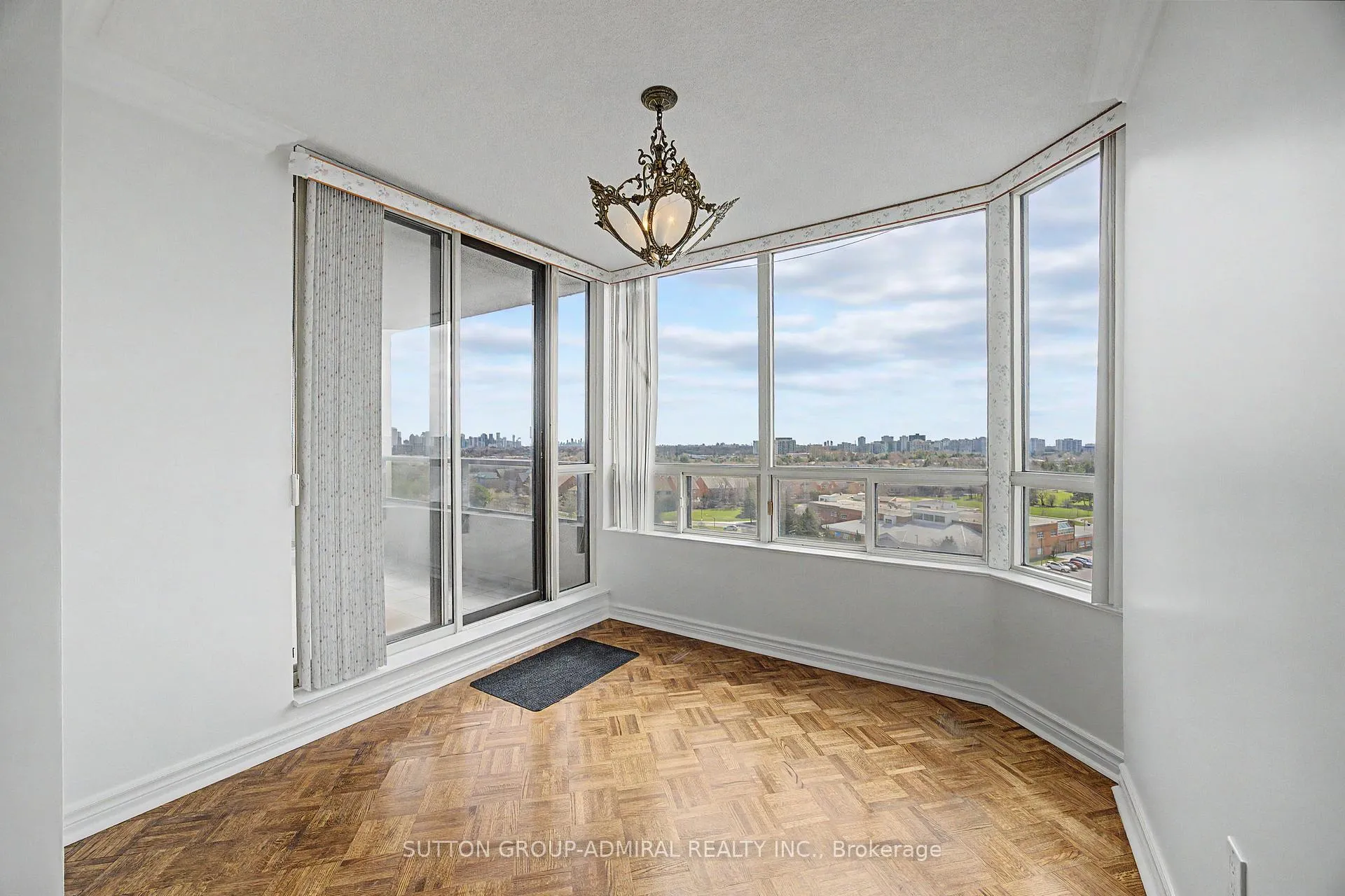 Photo 10 of Unit 1402, 343 Clark Avenue W, Vaughan, Crestwood-Springfarm-Yorkhill — HOMEH