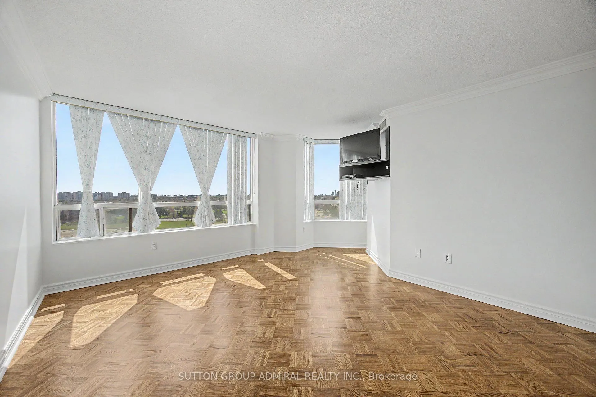 Photo 11 of Unit 1402, 343 Clark Avenue W, Vaughan, Crestwood-Springfarm-Yorkhill — HOMEH