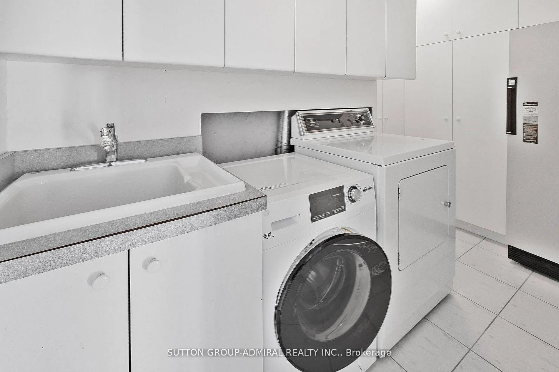 Photo 16 of Unit 1402, 343 Clark Avenue W, Vaughan, Crestwood-Springfarm-Yorkhill — HOMEH