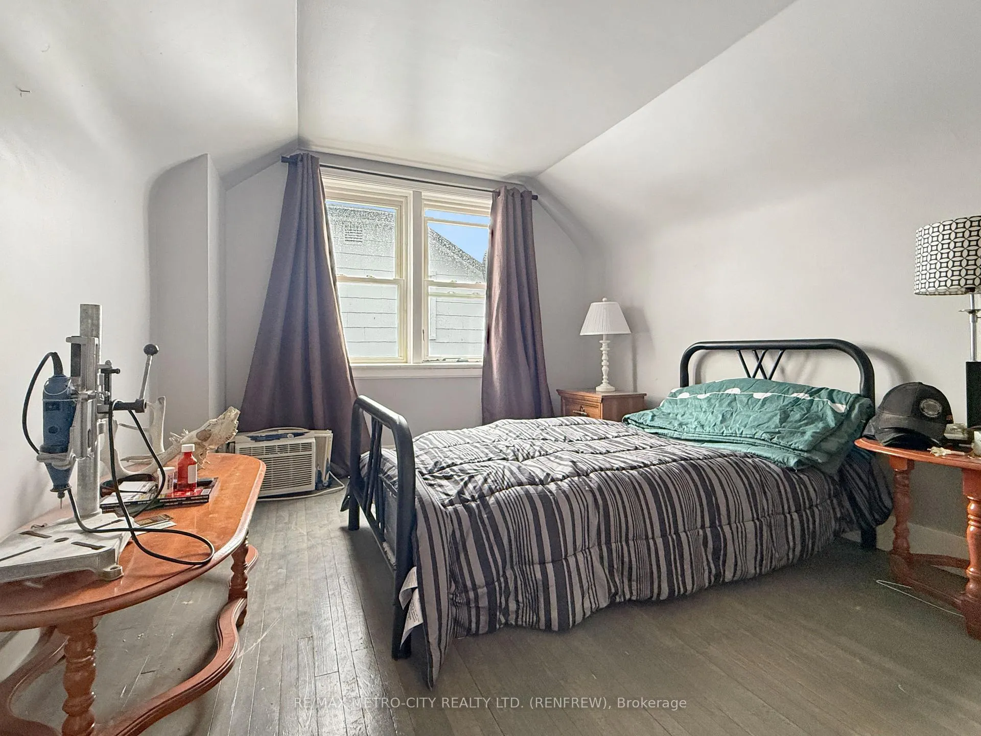 Photo 21 of 467 Dominion Street, Renfrew — HOMEH