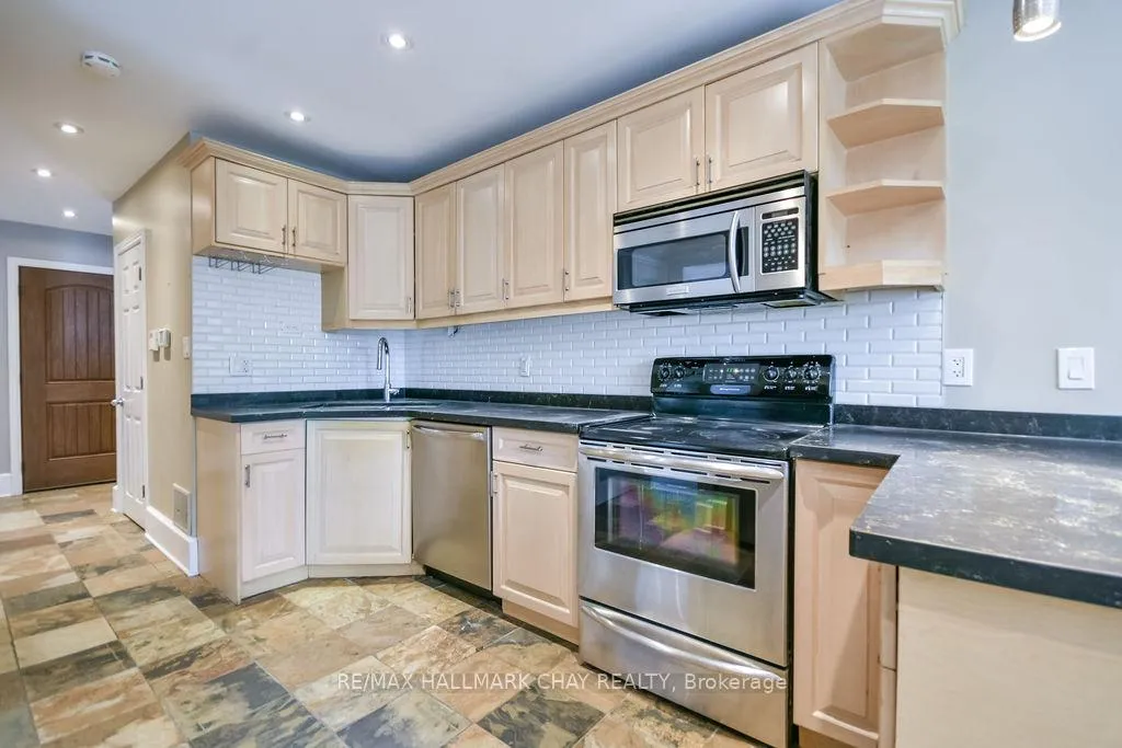 Photo 13 of 1 Pine Spring Road, Oro-Medonte, Horseshoe Valley — HOMEH