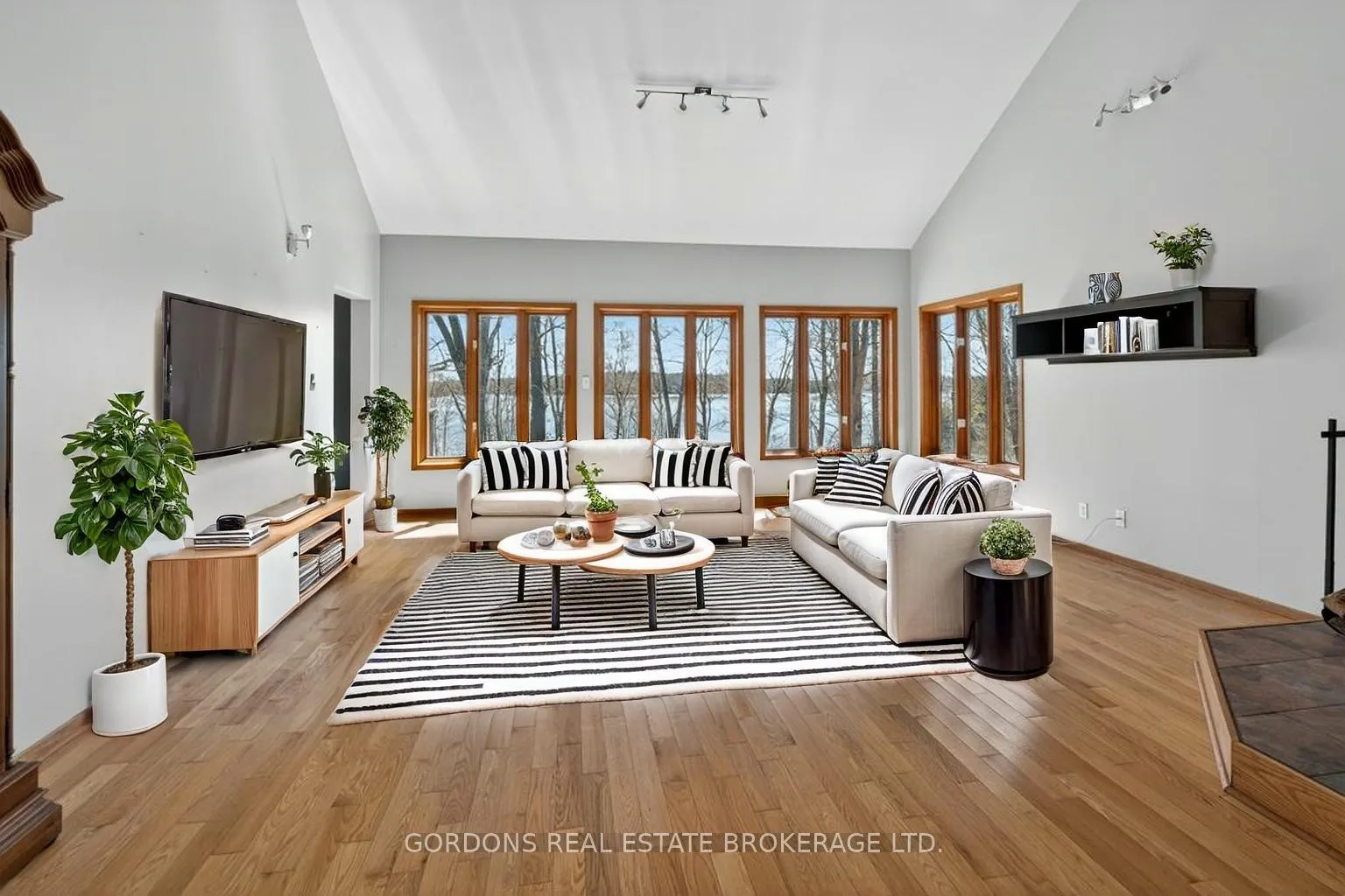 Photo 9 of 4820 Huntbach Lane, Frontenac, Frontenac South — HOMEH
