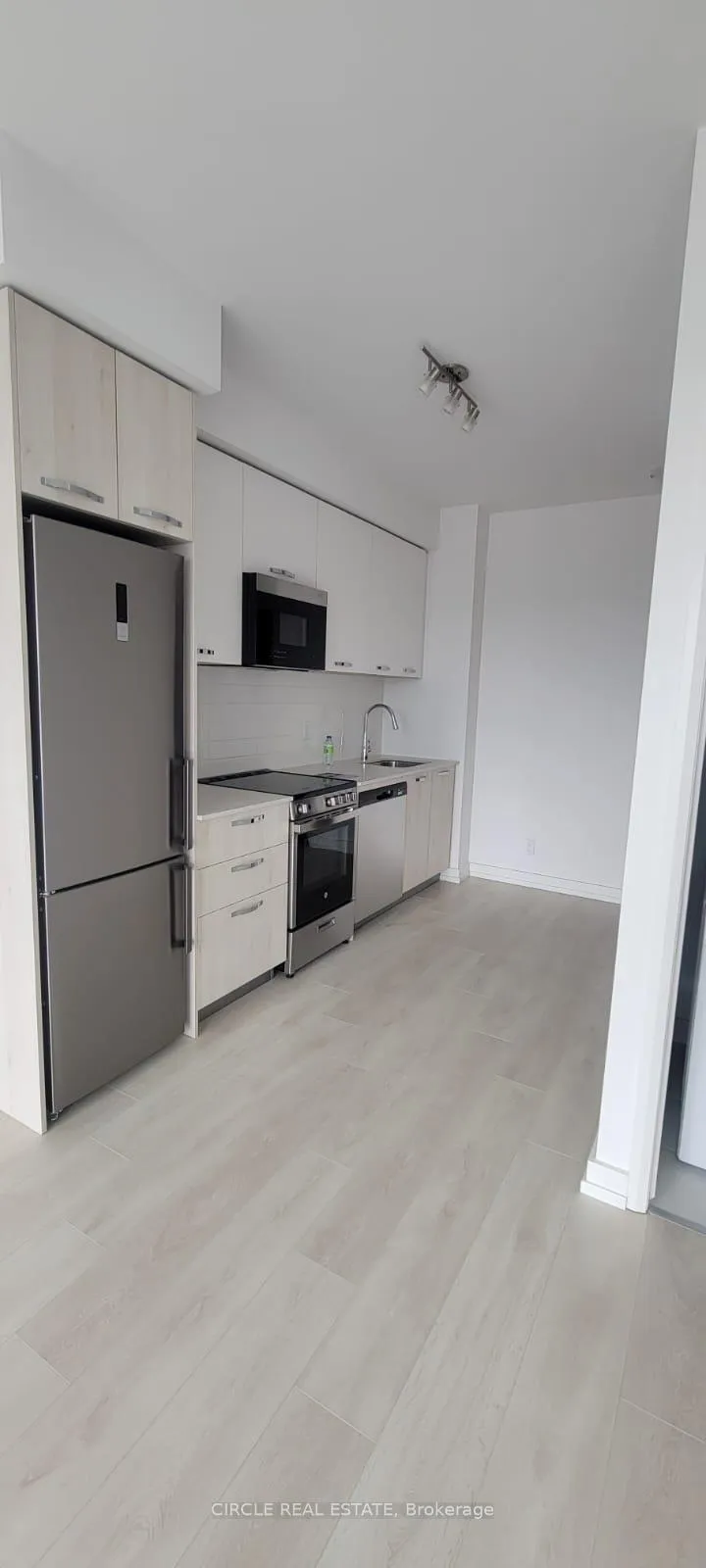 Photo 4 of Unit 2713, 75 James Street S, Hamilton, Corktown — HOMEH