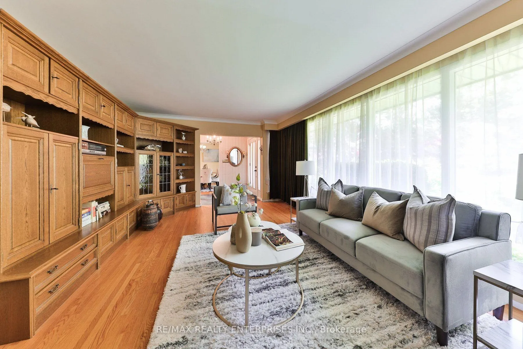 Photo 5 of 1364 Avonbridge Drive, Mississauga, Mineola — HOMEH