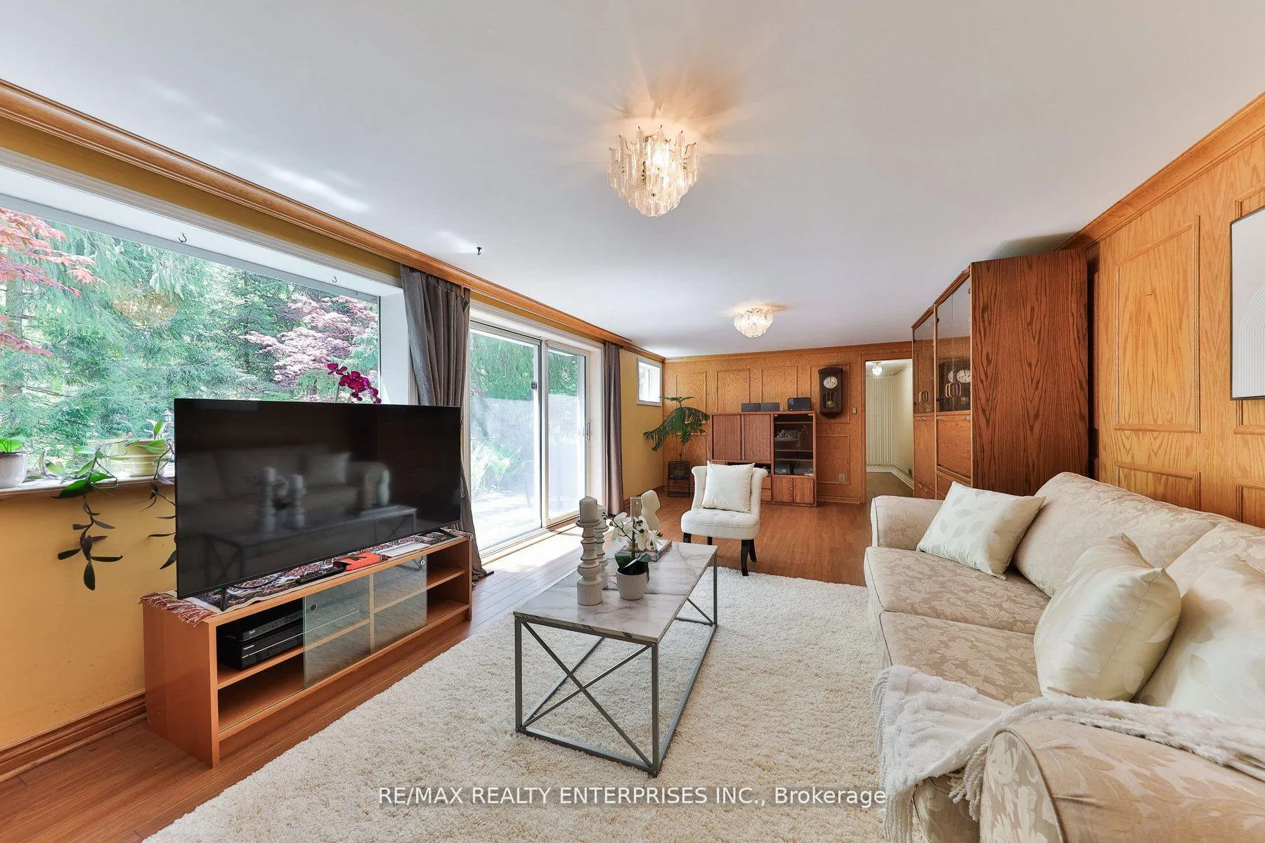 Photo 8 of 1364 Avonbridge Drive, Mississauga, Mineola — HOMEH
