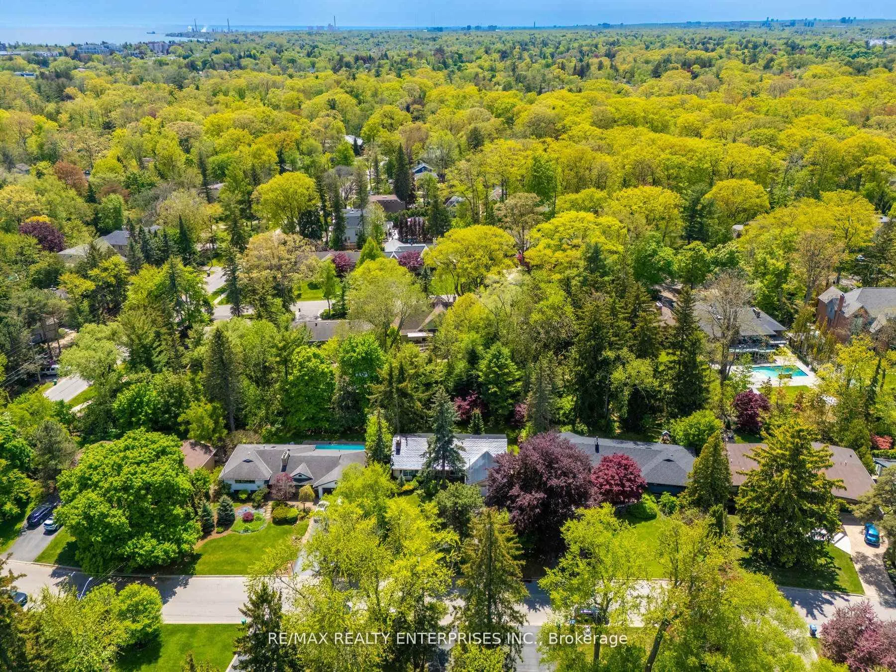 Photo 14 of 1364 Avonbridge Drive, Mississauga, Mineola — HOMEH