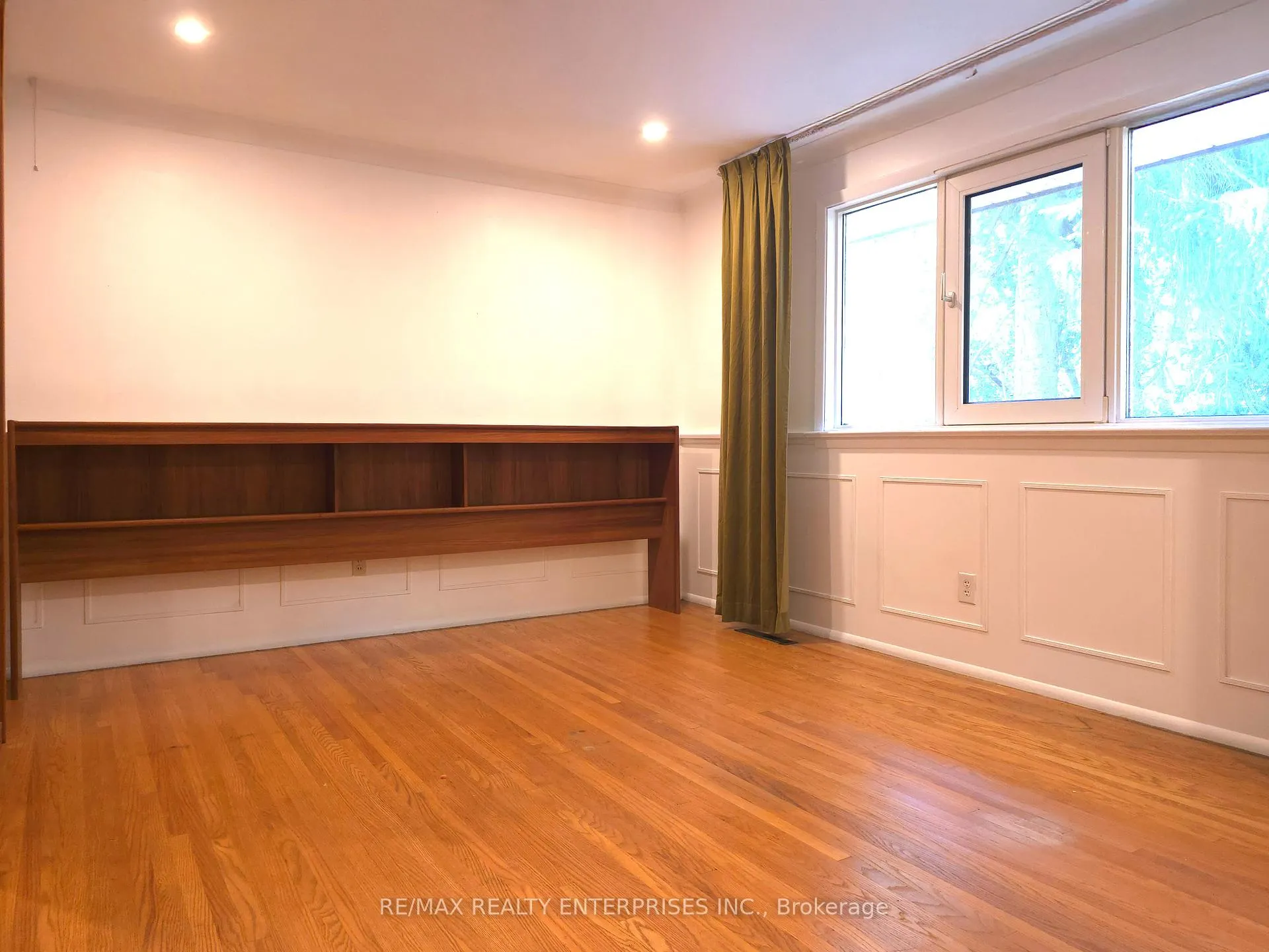 Photo 16 of 1364 Avonbridge Drive, Mississauga, Mineola — HOMEH