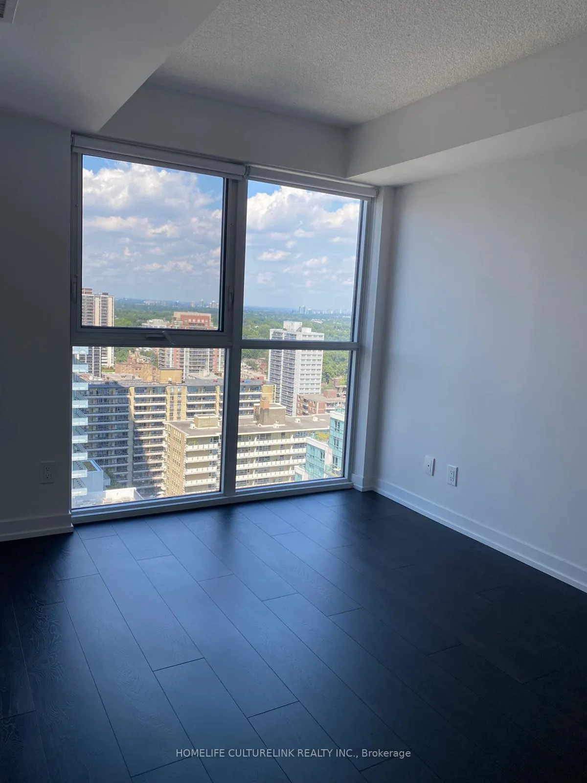 Photo 4 of Unit 2204, 125 Redpath Avenue, Toronto, Mount Pleasant West — HOMEH