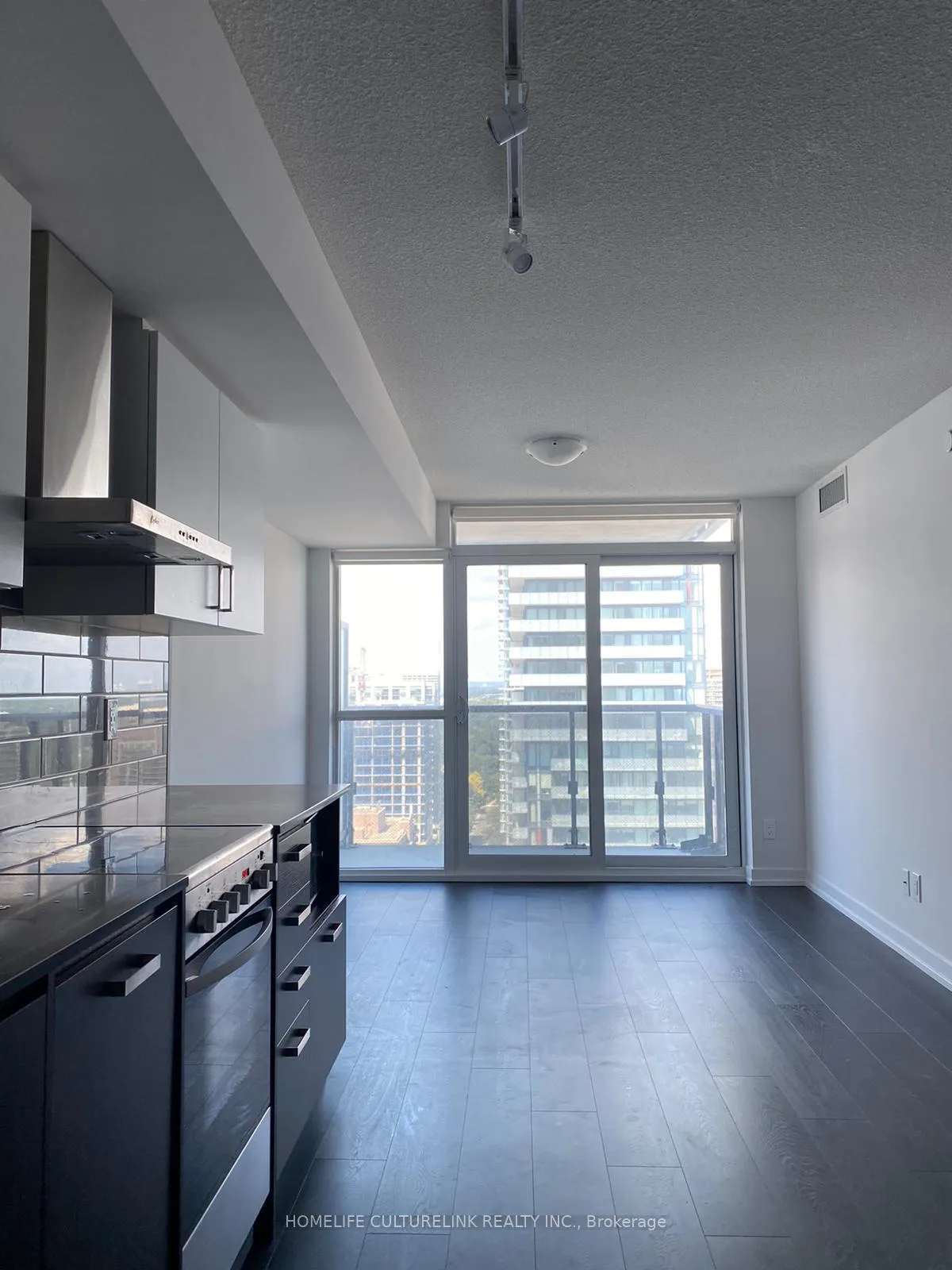 Photo 5 of Unit 2204, 125 Redpath Avenue, Toronto, Mount Pleasant West — HOMEH